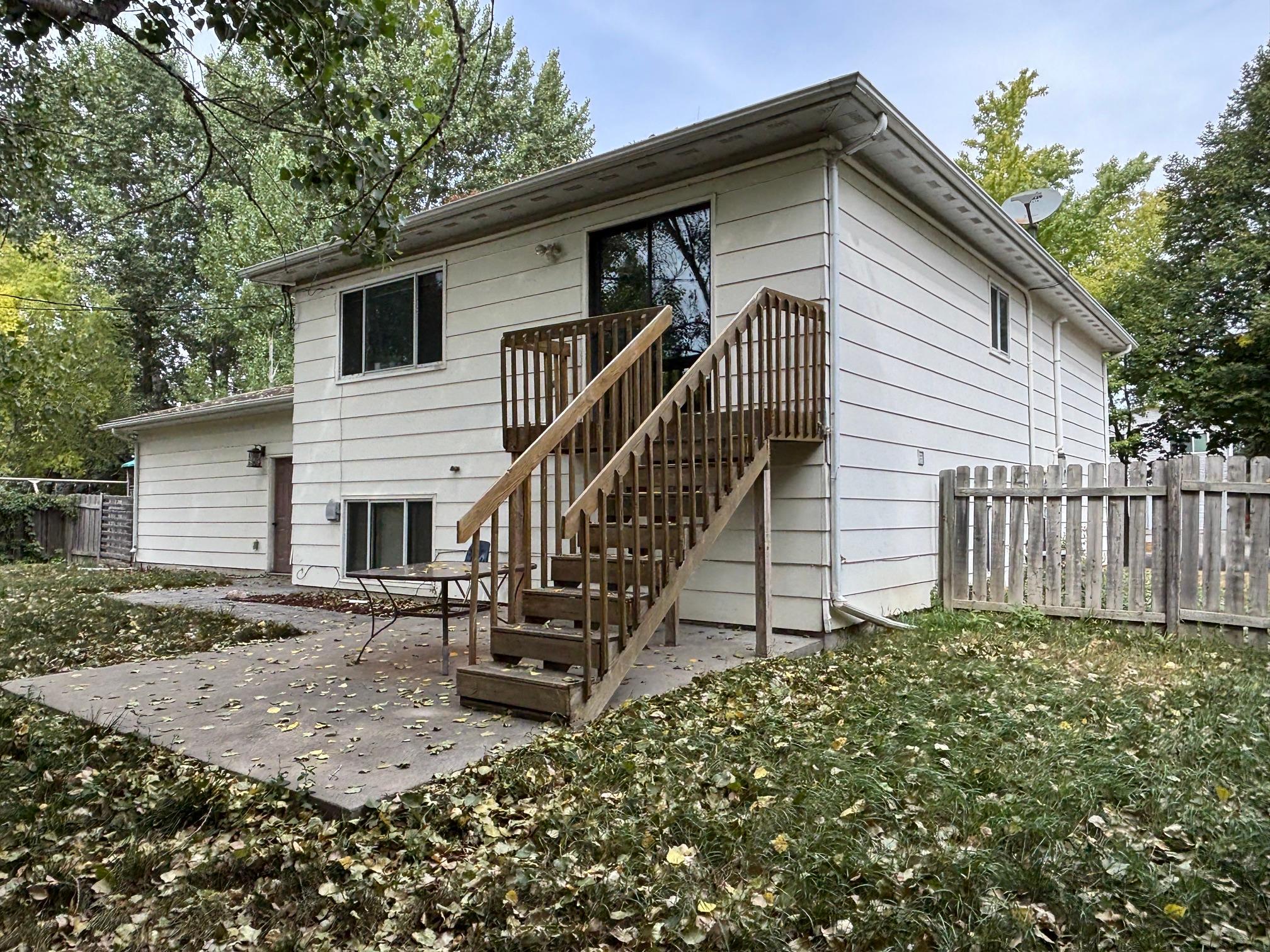 1987 single family home for sale at 315 Brook Avenue in Moorhead, MN — 4 bed, 2 bath (photo 3 of 3)