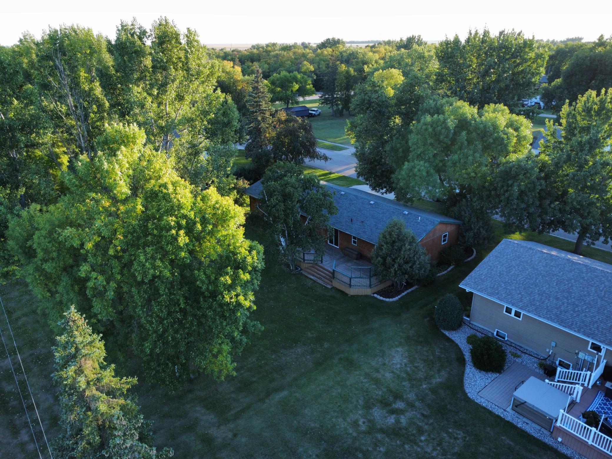 1968 single family home for sale at 504 E Franklin Avenue in Kennedy, MN — 3 bed, 2 bath (photo 19 of 24)