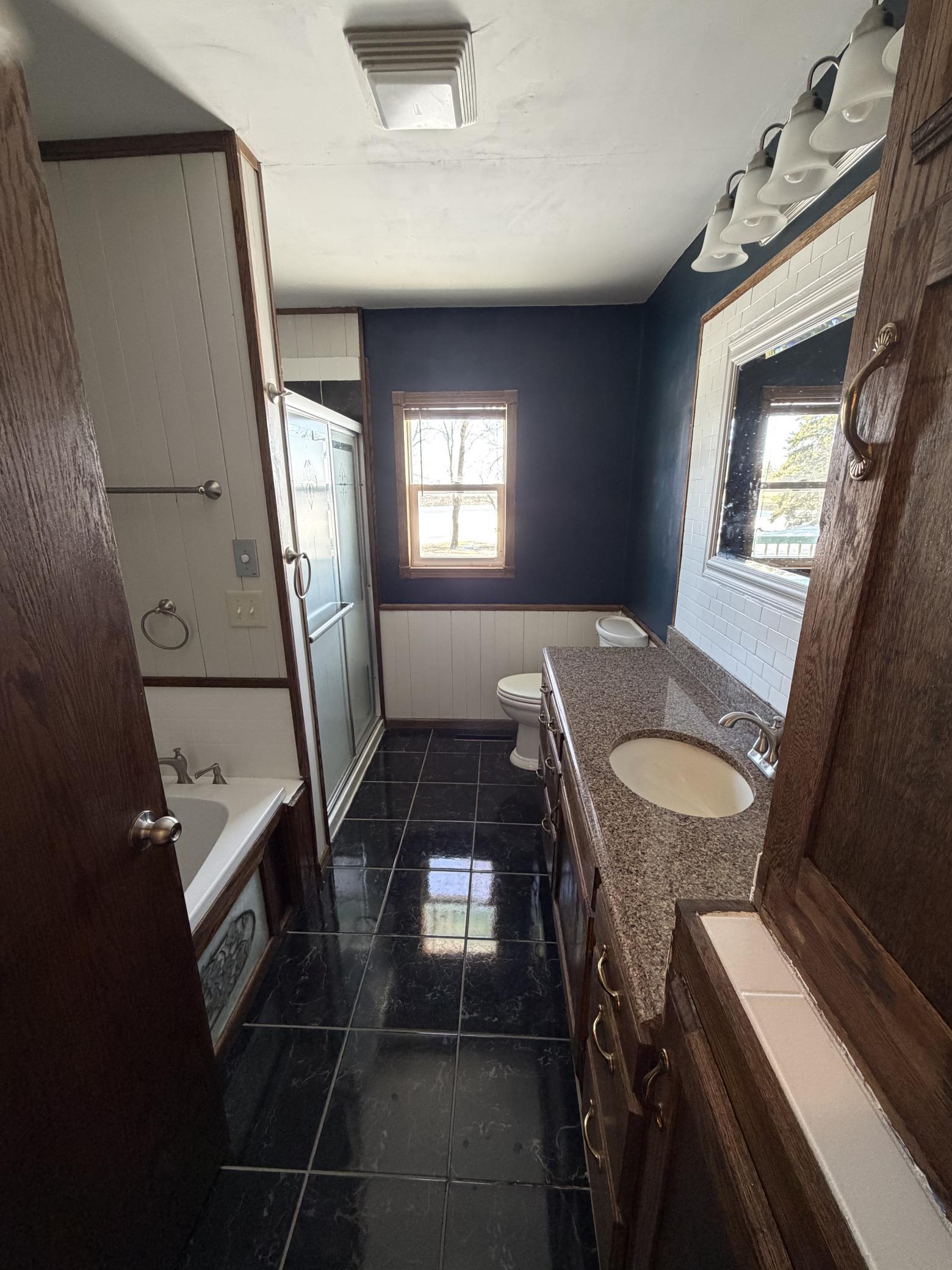 1968 single family home for sale at 504 E Franklin Avenue in Kennedy, MN — 3 bed, 2 bath (photo 4 of 24)