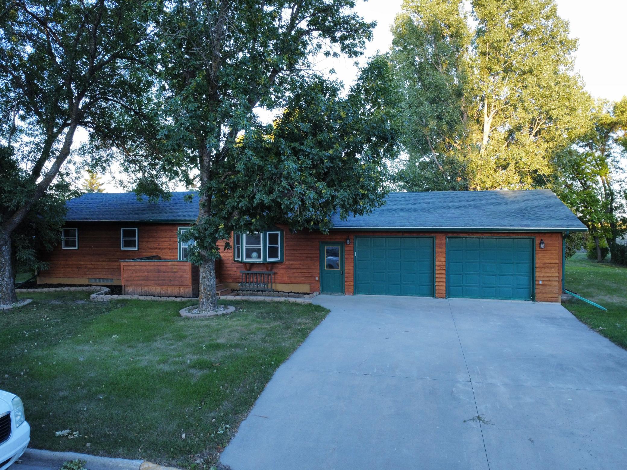 1968 single family home for sale at 504 E Franklin Avenue in Kennedy, MN — 3 bed, 2 bath (photo 8 of 24)