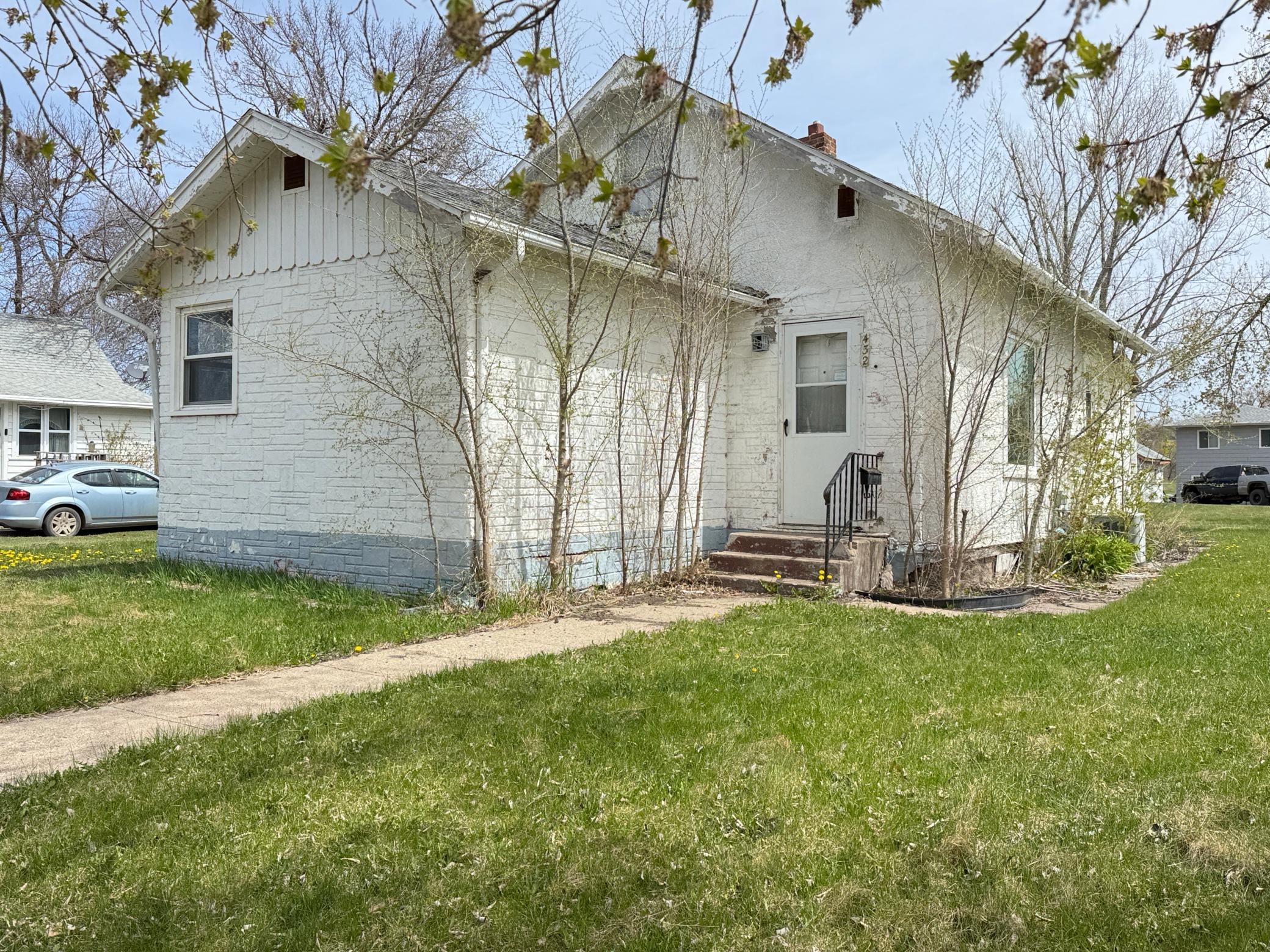 1926 single family home for sale at 432 7th Avenue NE in Valley City, ND — 2 bed, 1 bath