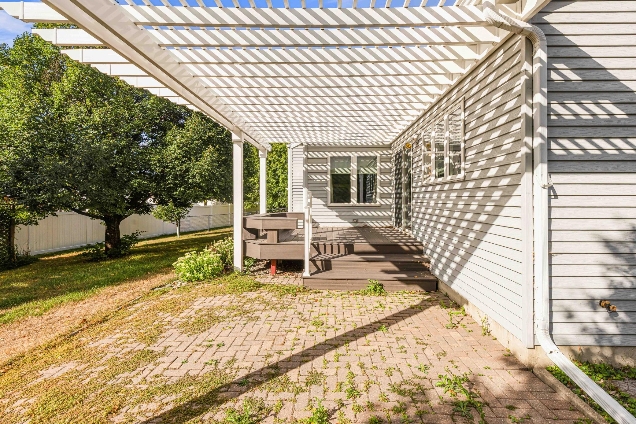 1999 single family home for sale at 1928 33rd Street S in Moorhead, MN — 5 bed, 3 bath (photo 11 of 46)