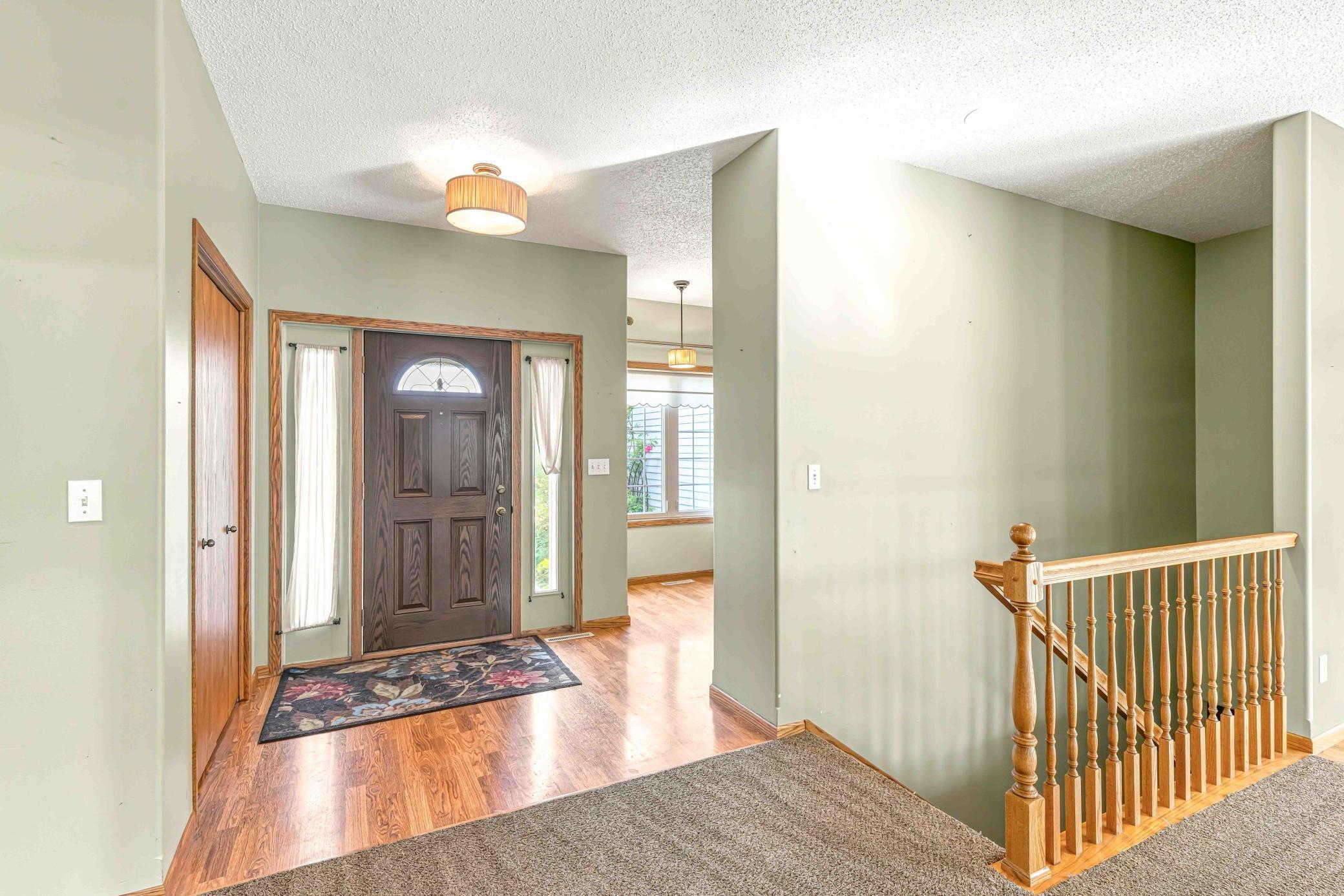 1999 single family home for sale at 1928 33rd Street S in Moorhead, MN — 5 bed, 3 bath (photo 13 of 46)