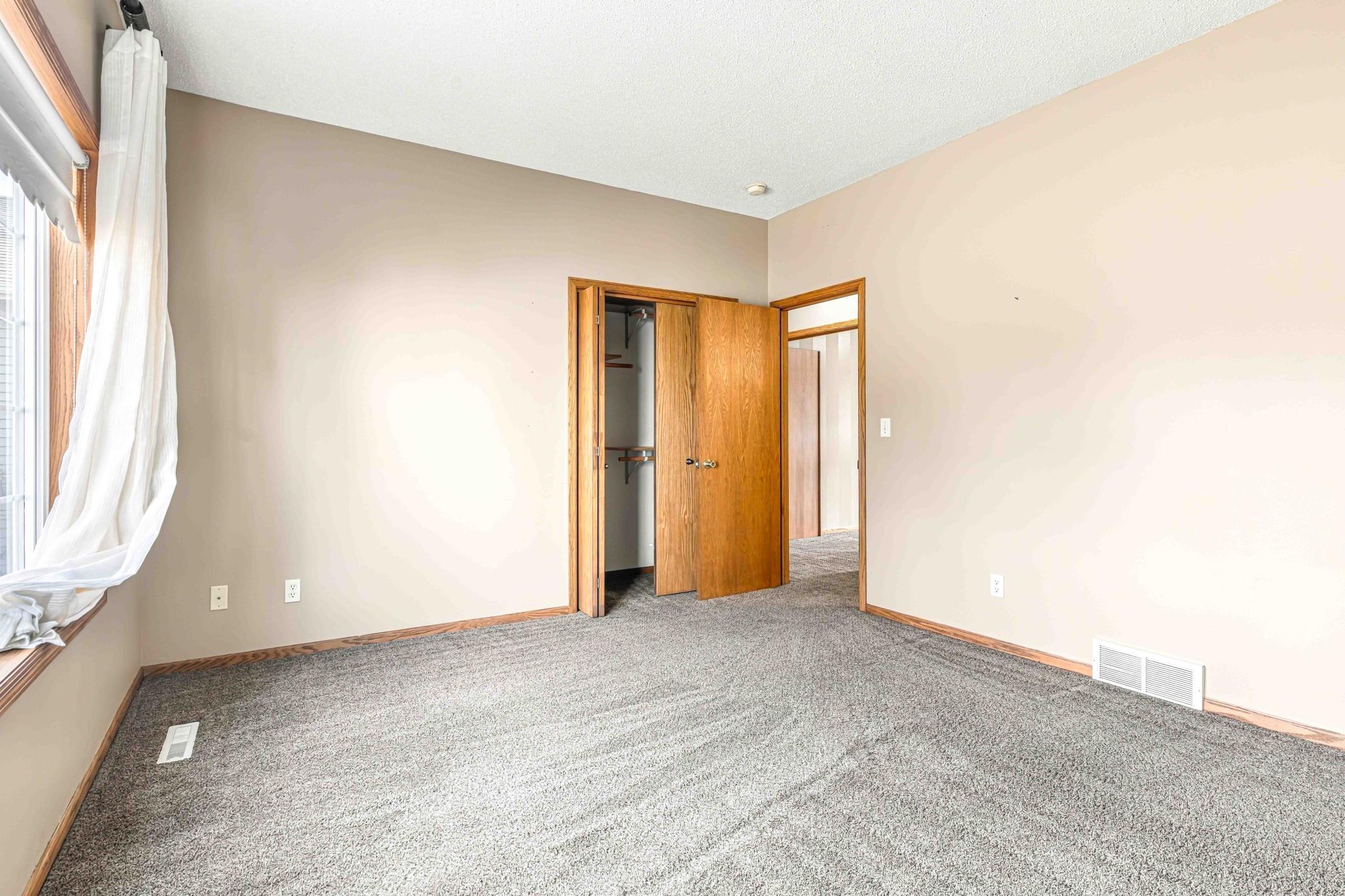 1999 single family home for sale at 1928 33rd Street S in Moorhead, MN — 5 bed, 3 bath (photo 26 of 46)