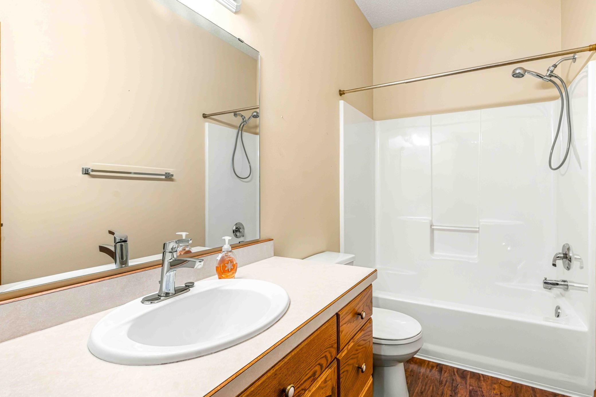 1999 single family home for sale at 1928 33rd Street S in Moorhead, MN — 5 bed, 3 bath (photo 27 of 46)
