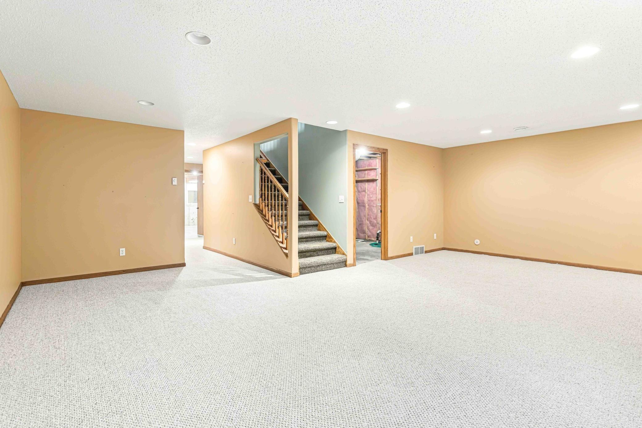 1999 single family home for sale at 1928 33rd Street S in Moorhead, MN — 5 bed, 3 bath (photo 29 of 46)