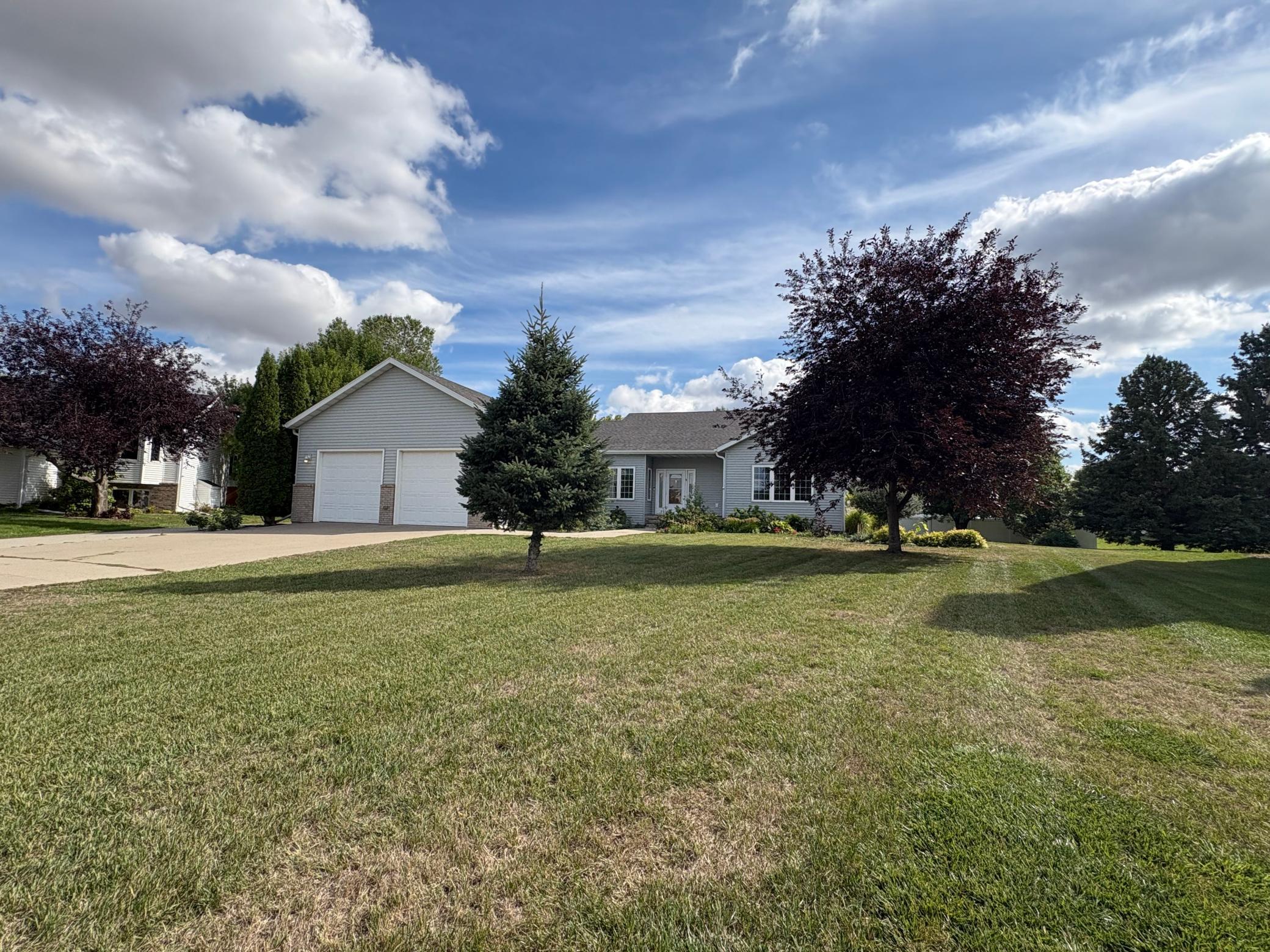 1999 single family home for sale at 1928 33rd Street S in Moorhead, MN — 5 bed, 3 bath