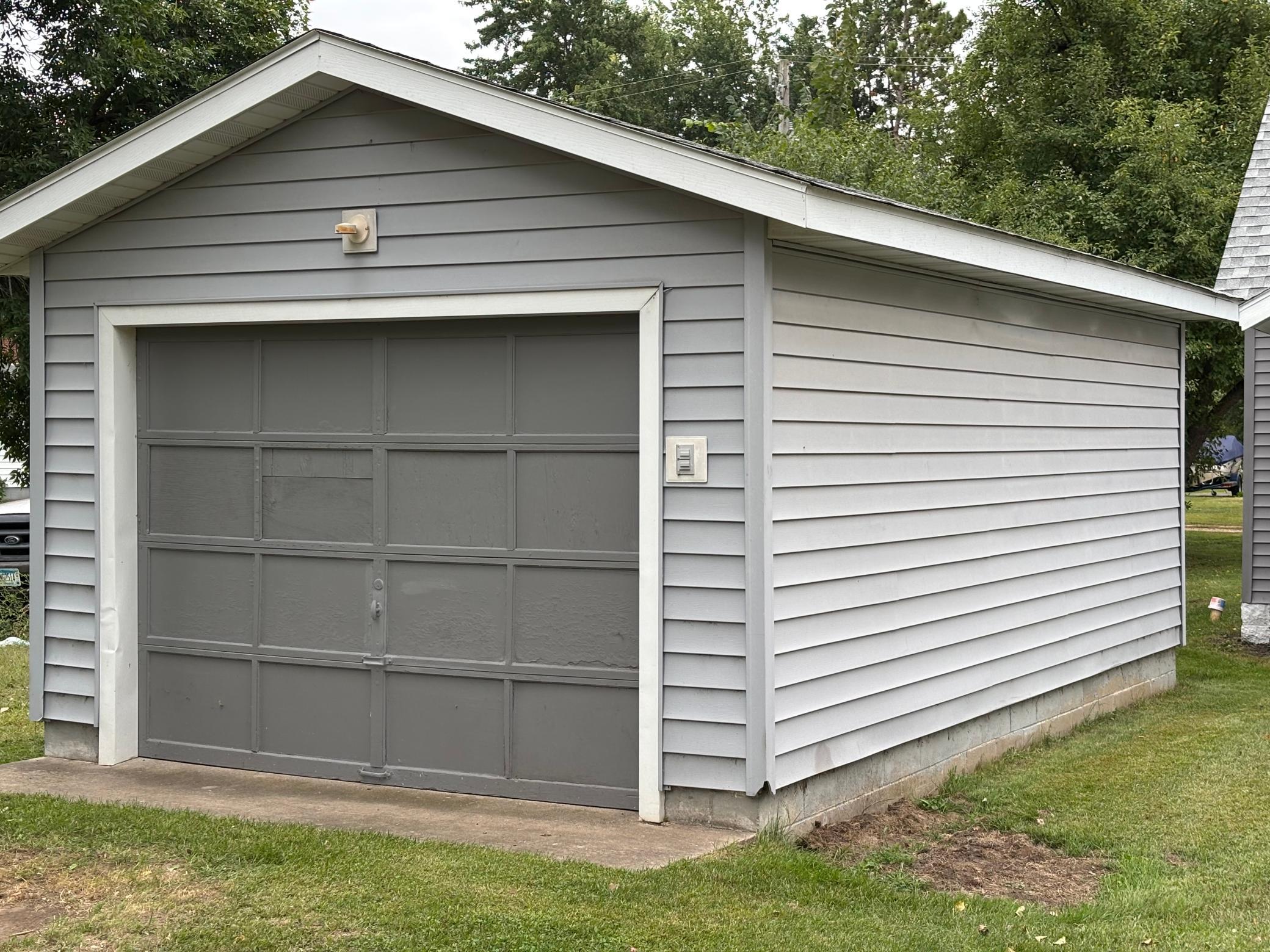 1905 single family home for sale at 106 South Street W in Eagle Bend, MN — 1 bed, 1 bath (photo 4 of 26)