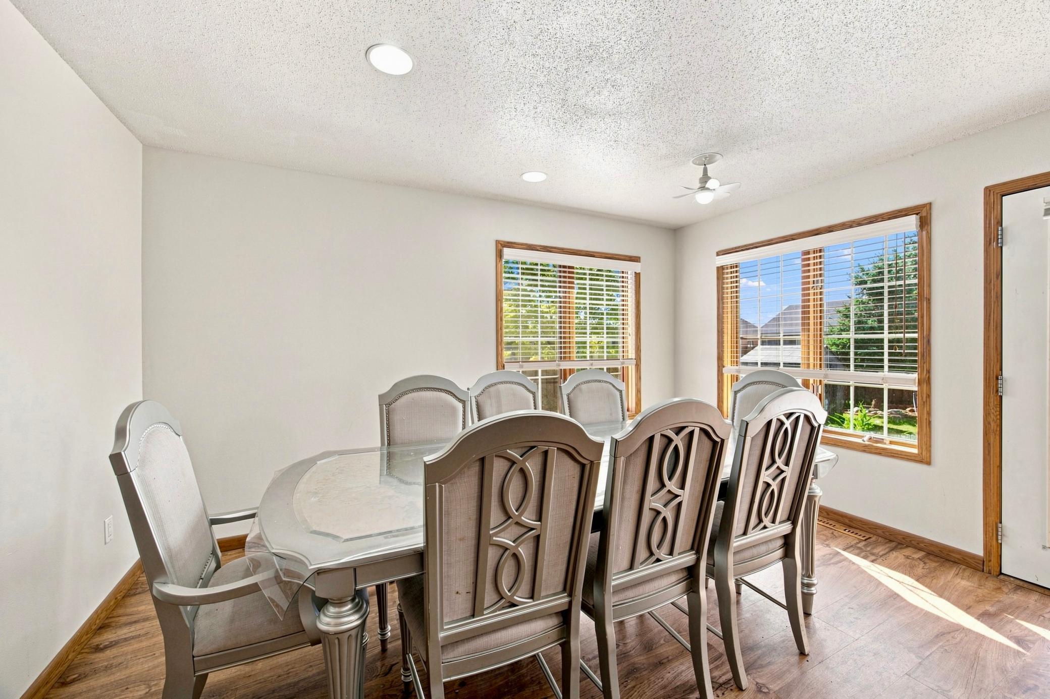 2006 single family home for sale at 609 Lexington Lane in Moorhead, MN — 6 bed, 4 bath (photo 11 of 37)