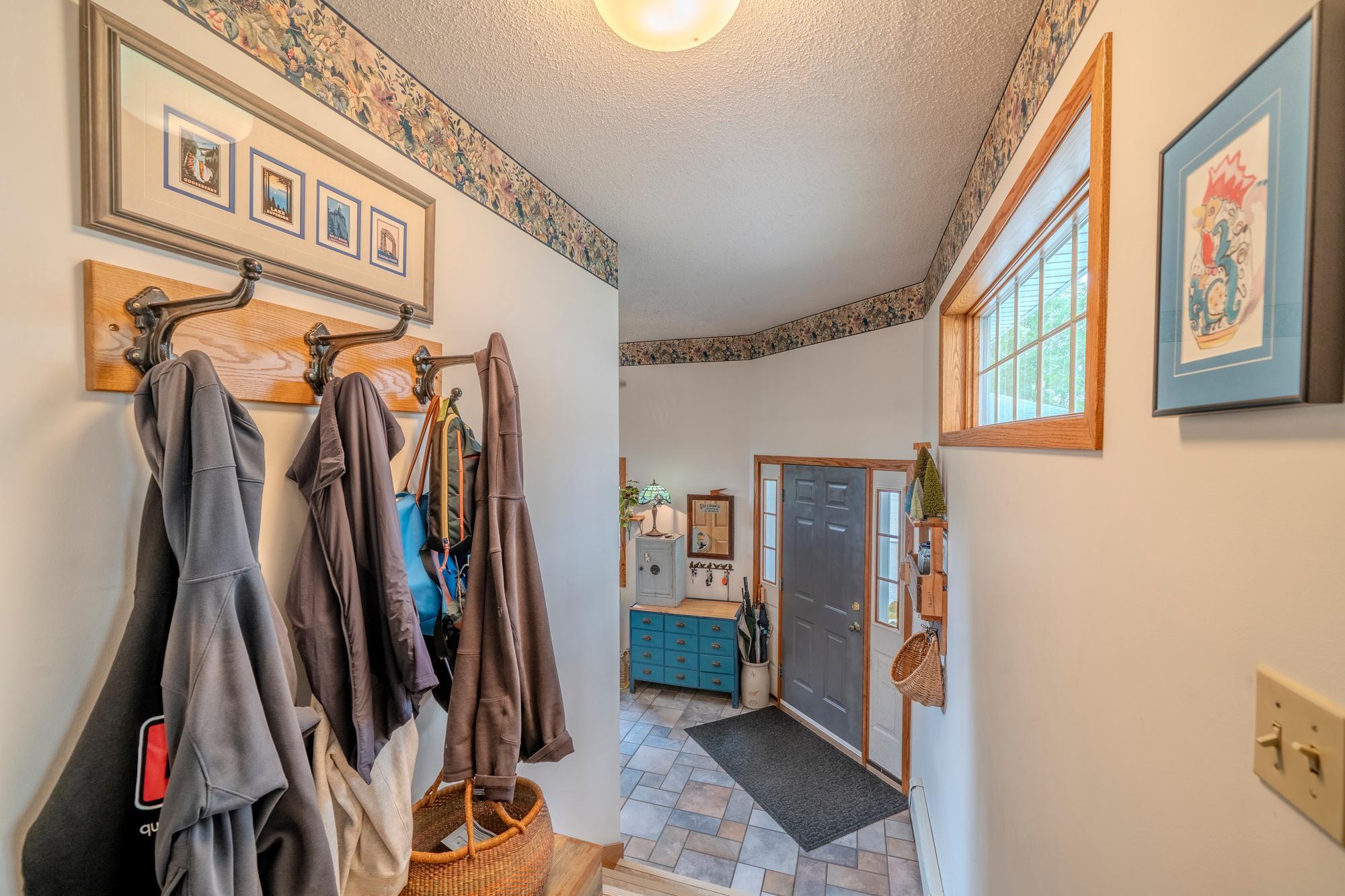 1910 single family home for sale at 1128 Summit Avenue in Detroit Lakes, MN — 4 bed, 3 bath (photo 14 of 44)