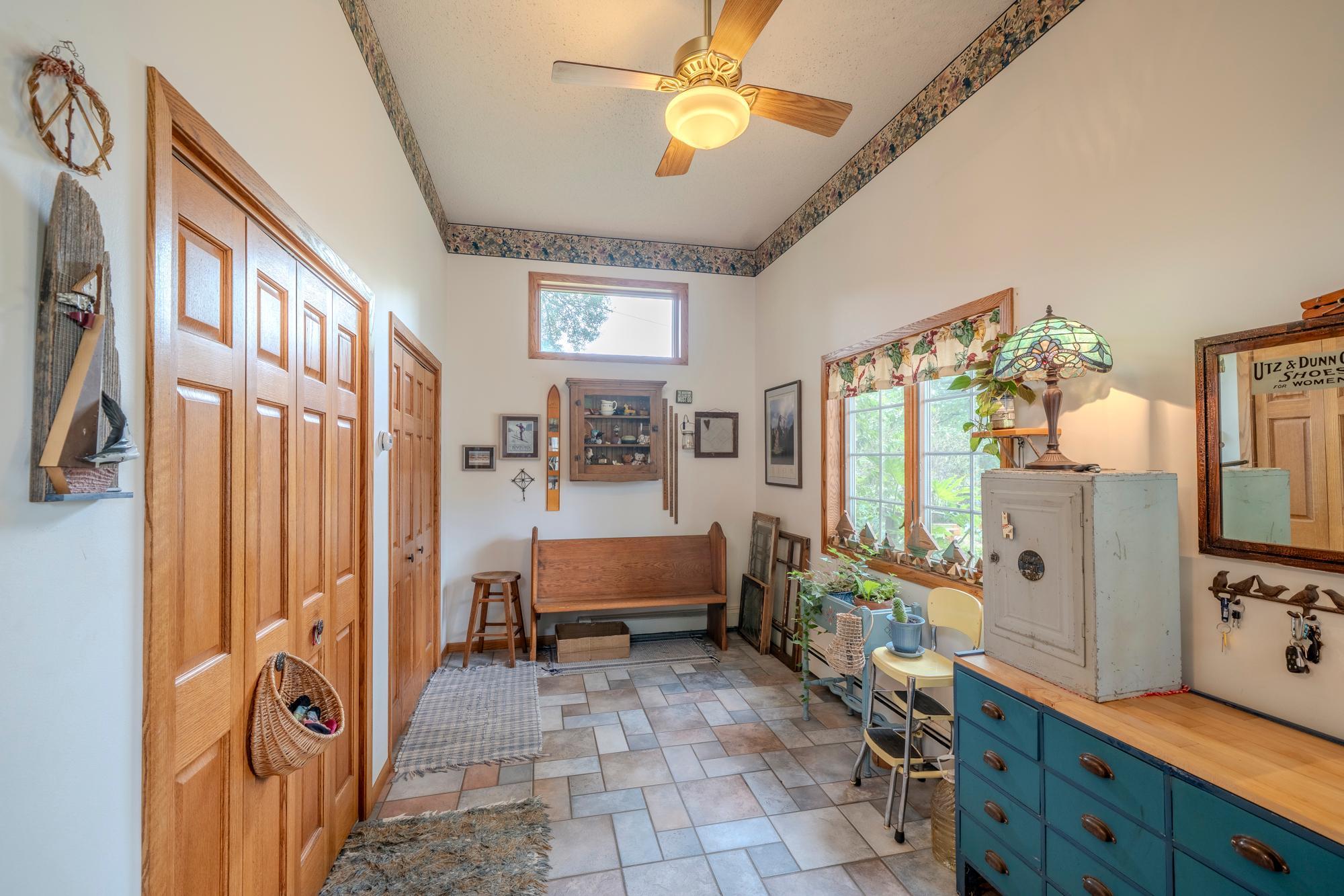 1910 single family home for sale at 1128 Summit Avenue in Detroit Lakes, MN — 4 bed, 3 bath (photo 17 of 44)