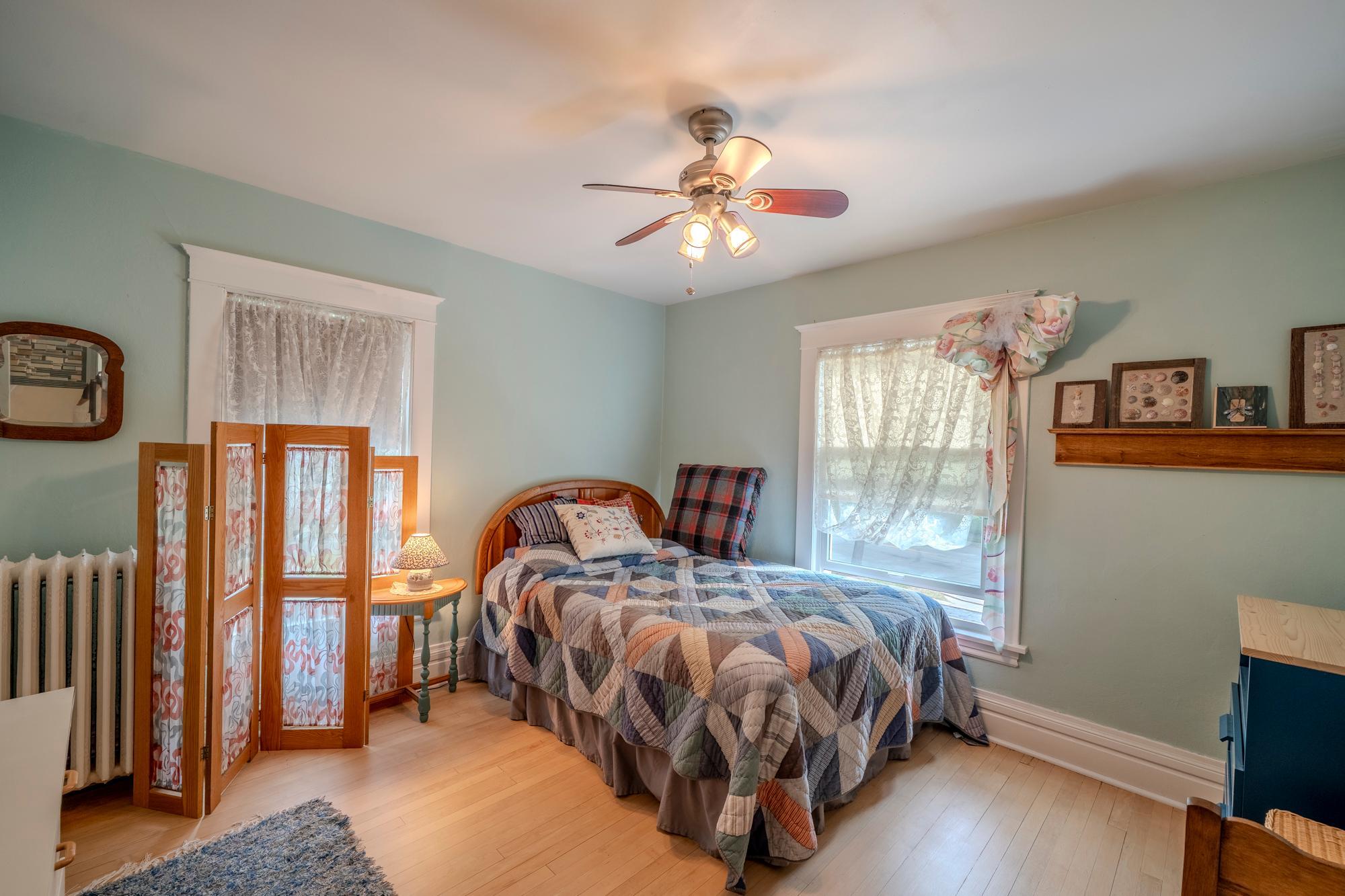 1910 single family home for sale at 1128 Summit Avenue in Detroit Lakes, MN — 4 bed, 3 bath (photo 21 of 44)