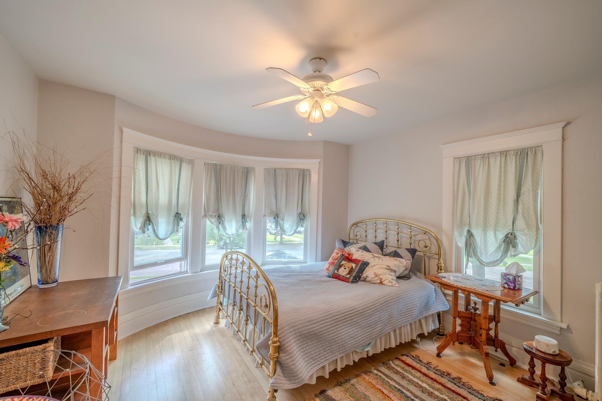 1910 single family home for sale at 1128 Summit Avenue in Detroit Lakes, MN — 4 bed, 3 bath (photo 22 of 44)