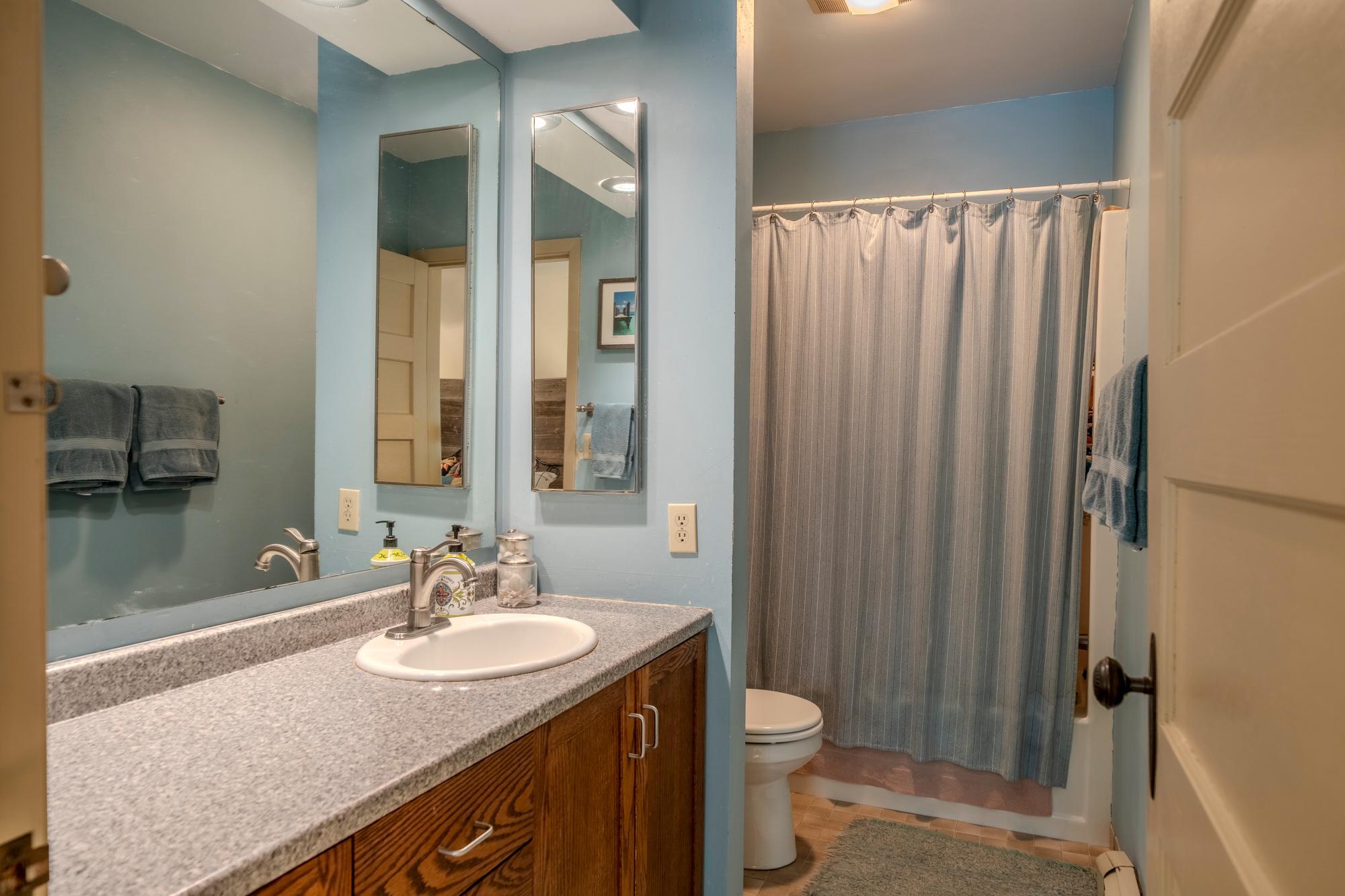 1910 single family home for sale at 1128 Summit Avenue in Detroit Lakes, MN — 4 bed, 3 bath (photo 29 of 44)