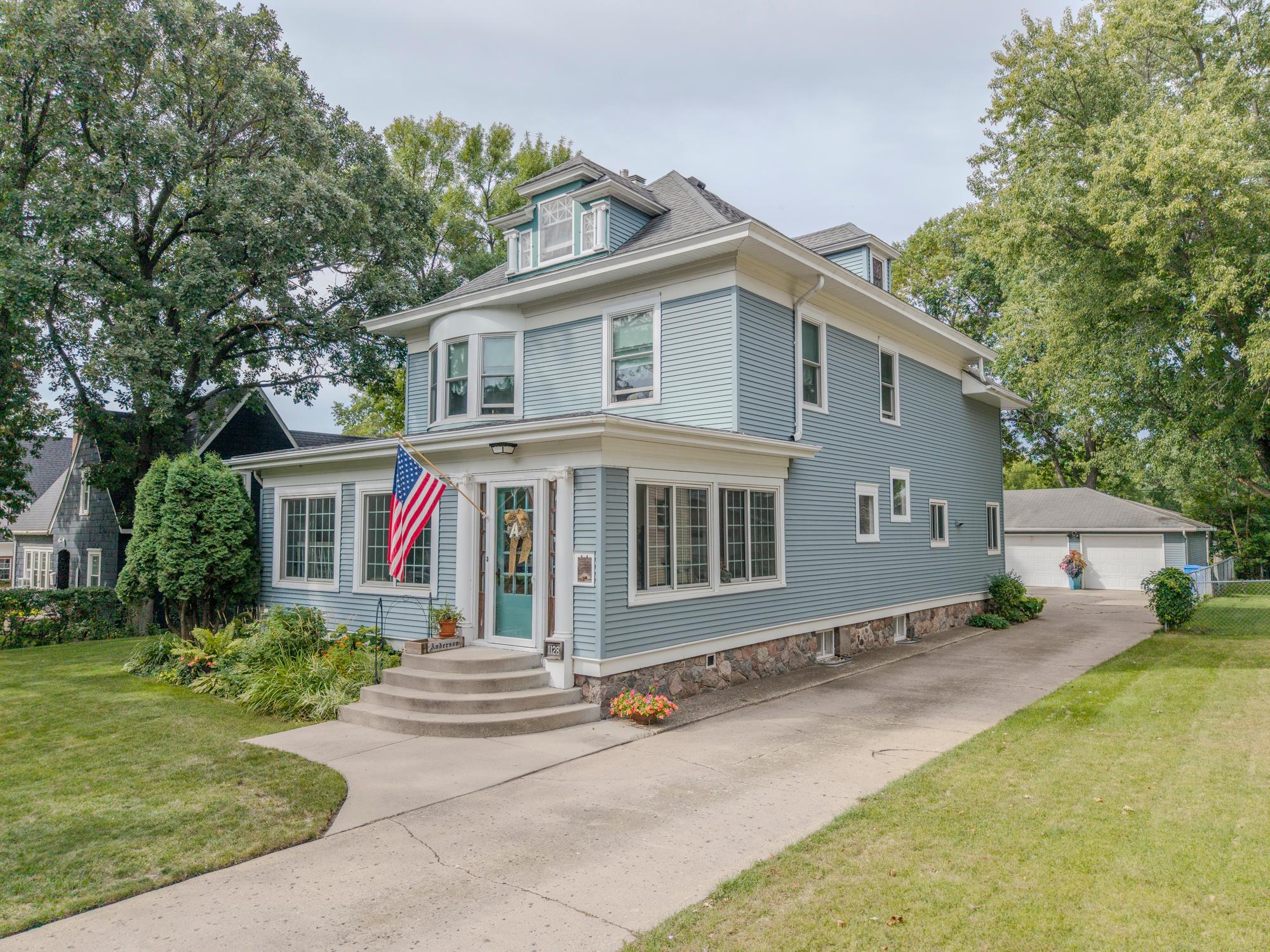 1910 single family home for sale at 1128 Summit Avenue in Detroit Lakes, MN — 4 bed, 3 bath (photo 39 of 44)