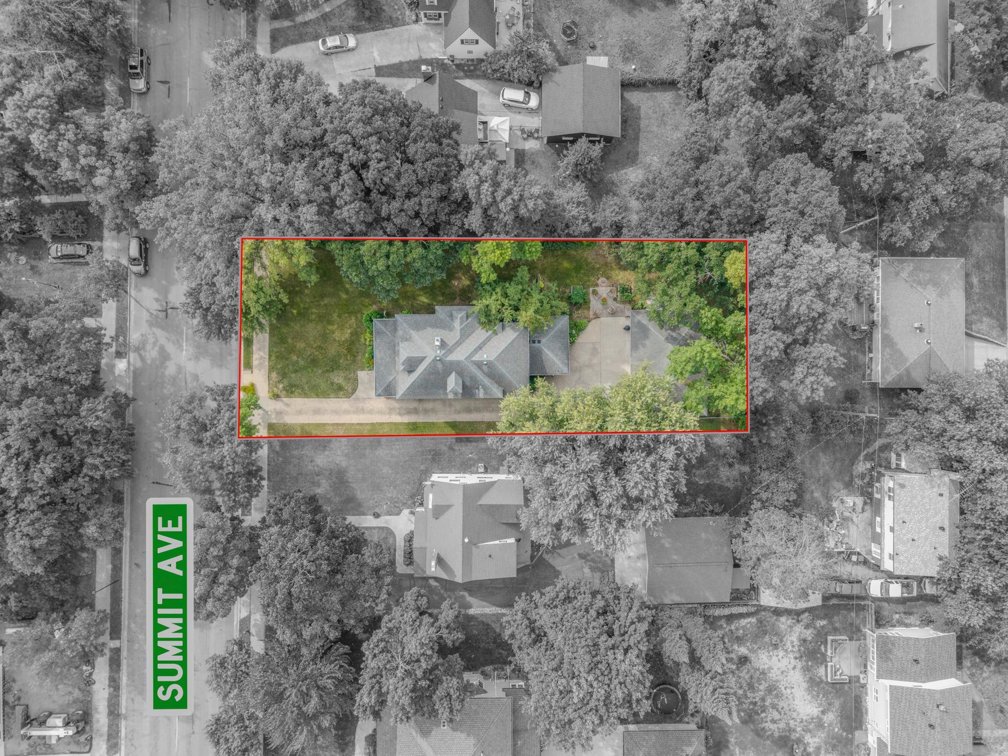 1910 single family home for sale at 1128 Summit Avenue in Detroit Lakes, MN — 4 bed, 3 bath (photo 41 of 44)
