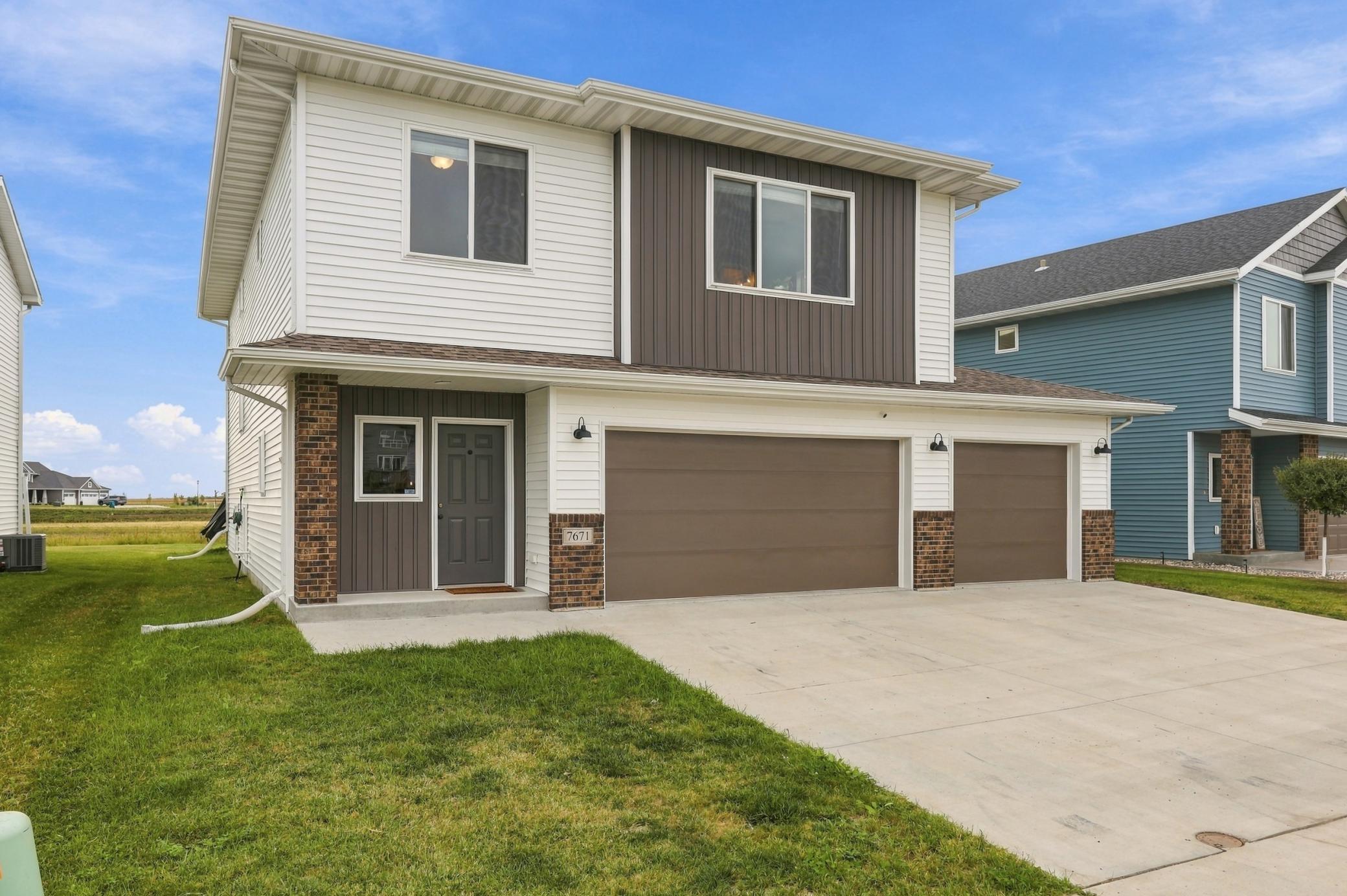 2021 single family home for sale at 7671 Cub Creek Way in Horace, ND — 4 bed, 3 bath (photo 2 of 36)
