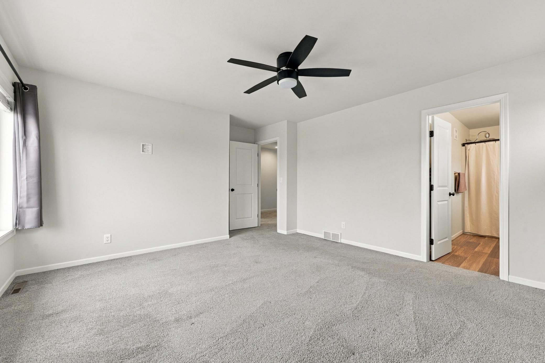 2021 single family home for sale at 7671 Cub Creek Way in Horace, ND — 4 bed, 3 bath (photo 17 of 36)