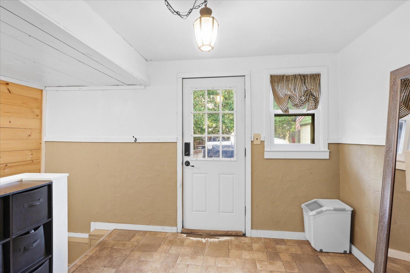 1945 single family home for sale at 309 SW 10th Avenue in Grand Rapids, MN — 2 bed, 2 bath (photo 4 of 29)