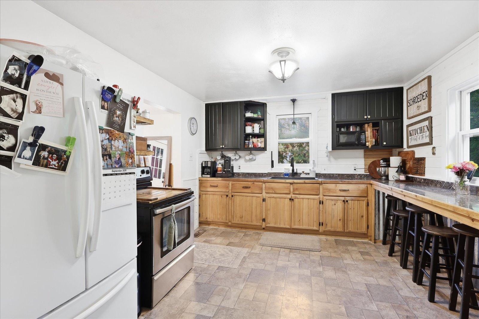1945 single family home for sale at 309 SW 10th Avenue in Grand Rapids, MN — 2 bed, 2 bath (photo 6 of 29)
