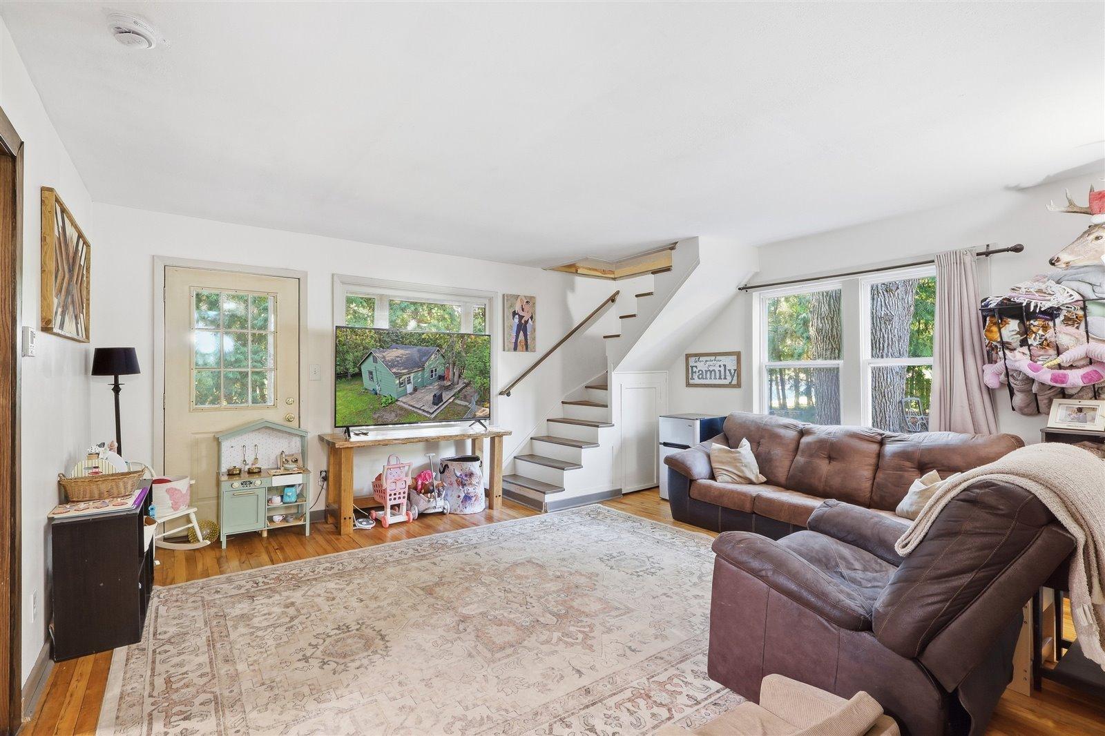 1945 single family home for sale at 309 SW 10th Avenue in Grand Rapids, MN — 2 bed, 2 bath (photo 7 of 29)