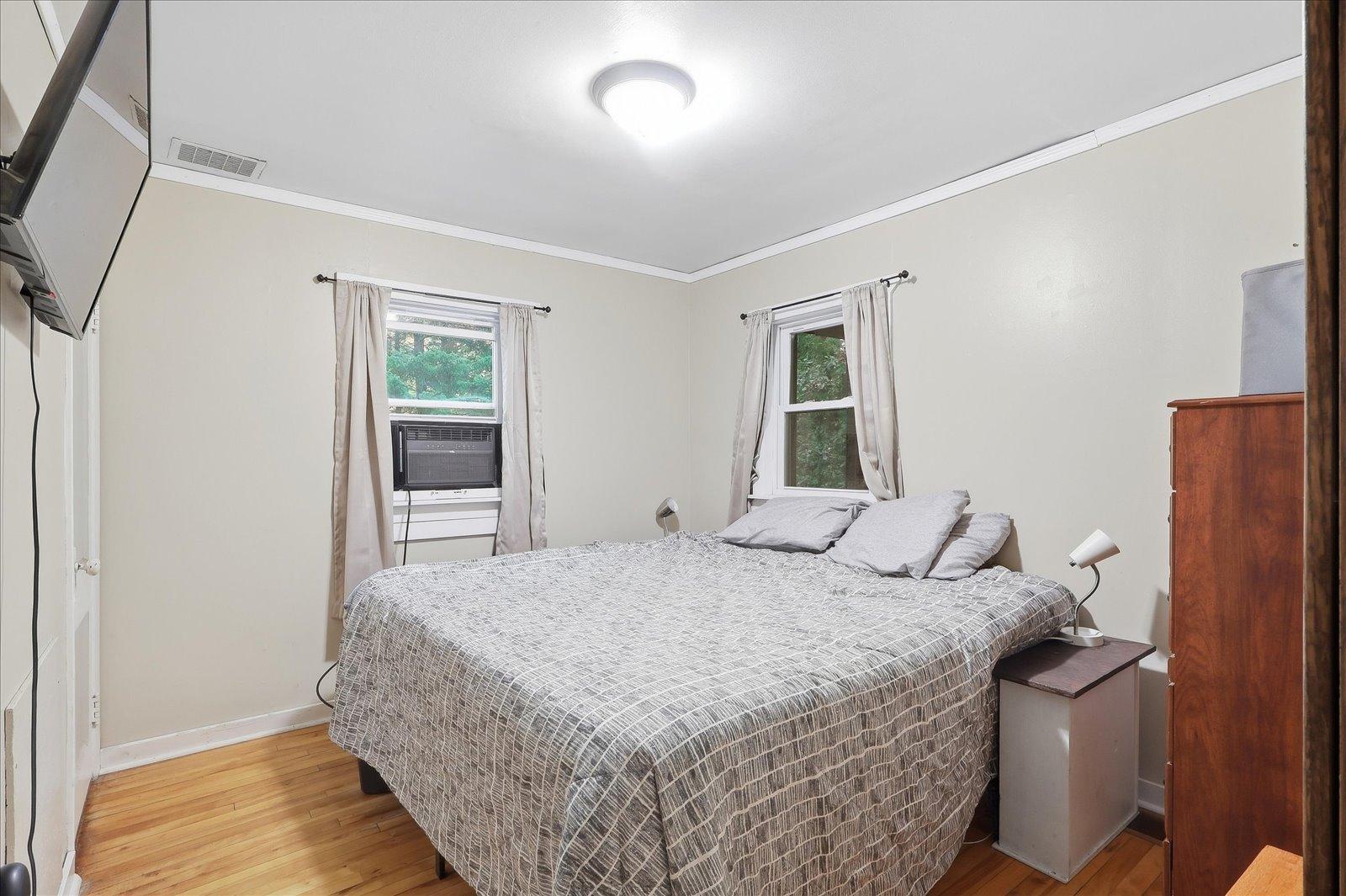 1945 single family home for sale at 309 SW 10th Avenue in Grand Rapids, MN — 2 bed, 2 bath (photo 8 of 29)