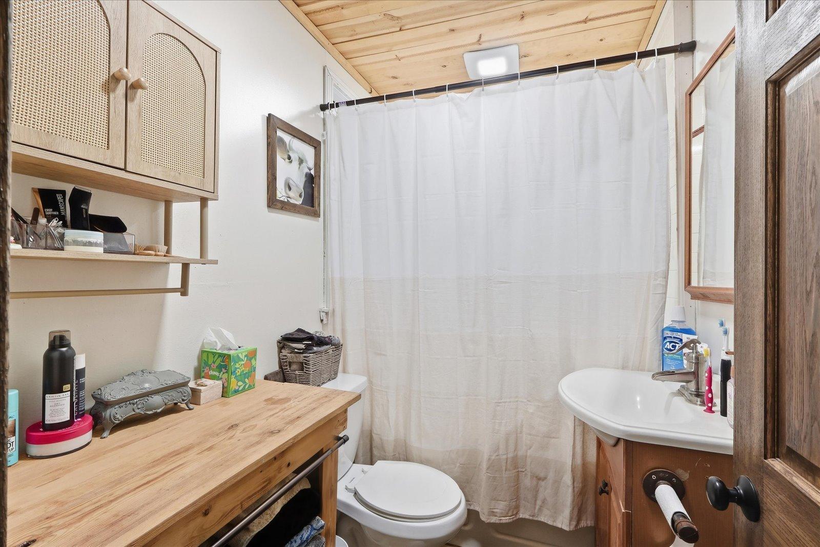 1945 single family home for sale at 309 SW 10th Avenue in Grand Rapids, MN — 2 bed, 2 bath (photo 9 of 29)