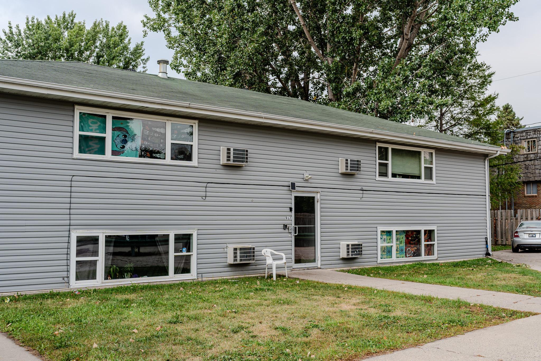 1963 home for sale at 917 19th Street S in Moorhead, MN — 12 bed, 4 bath (photo 3 of 35)