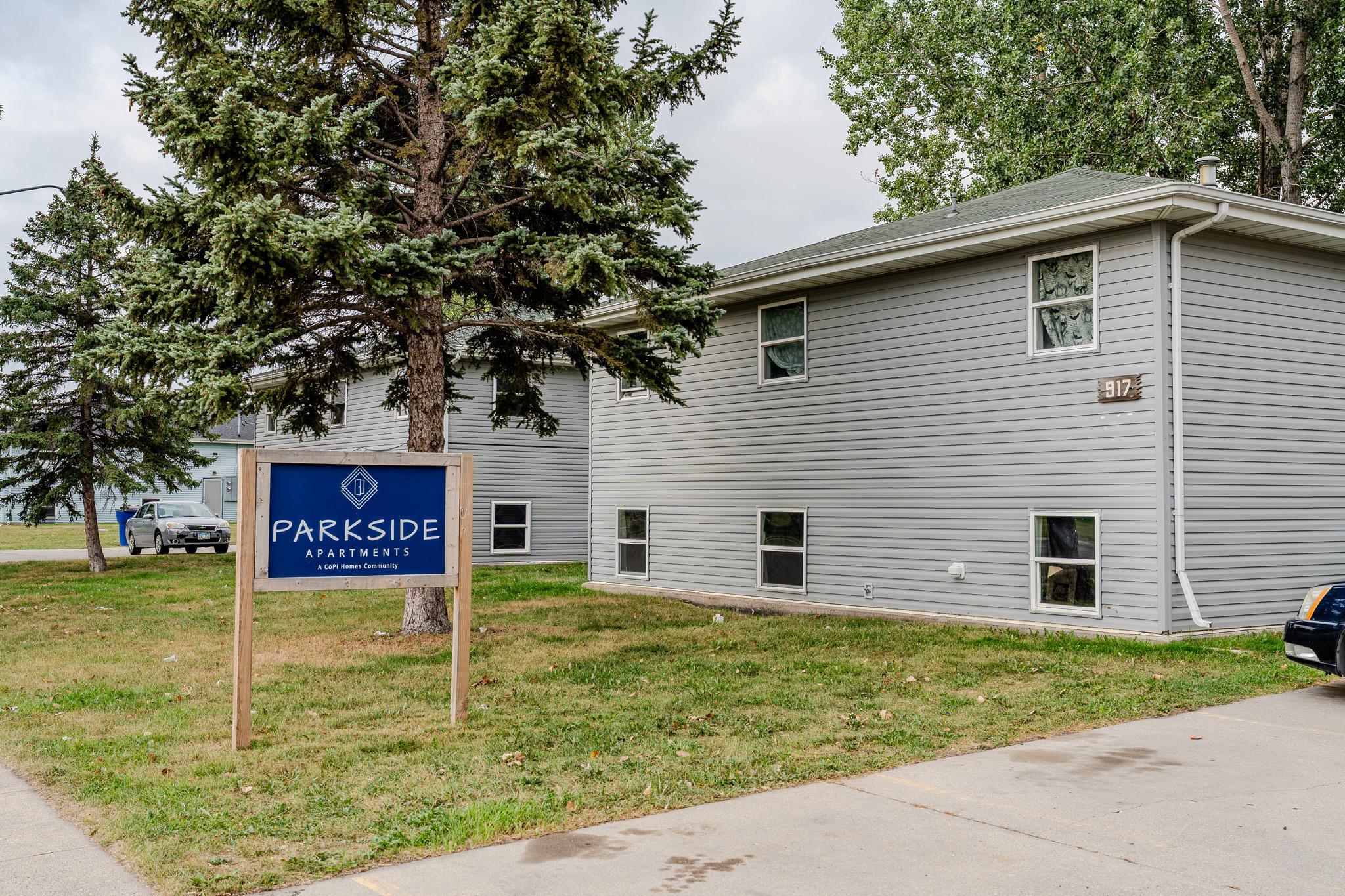 1963 home for sale at 917 19th Street S in Moorhead, MN — 12 bed, 4 bath (photo 4 of 35)