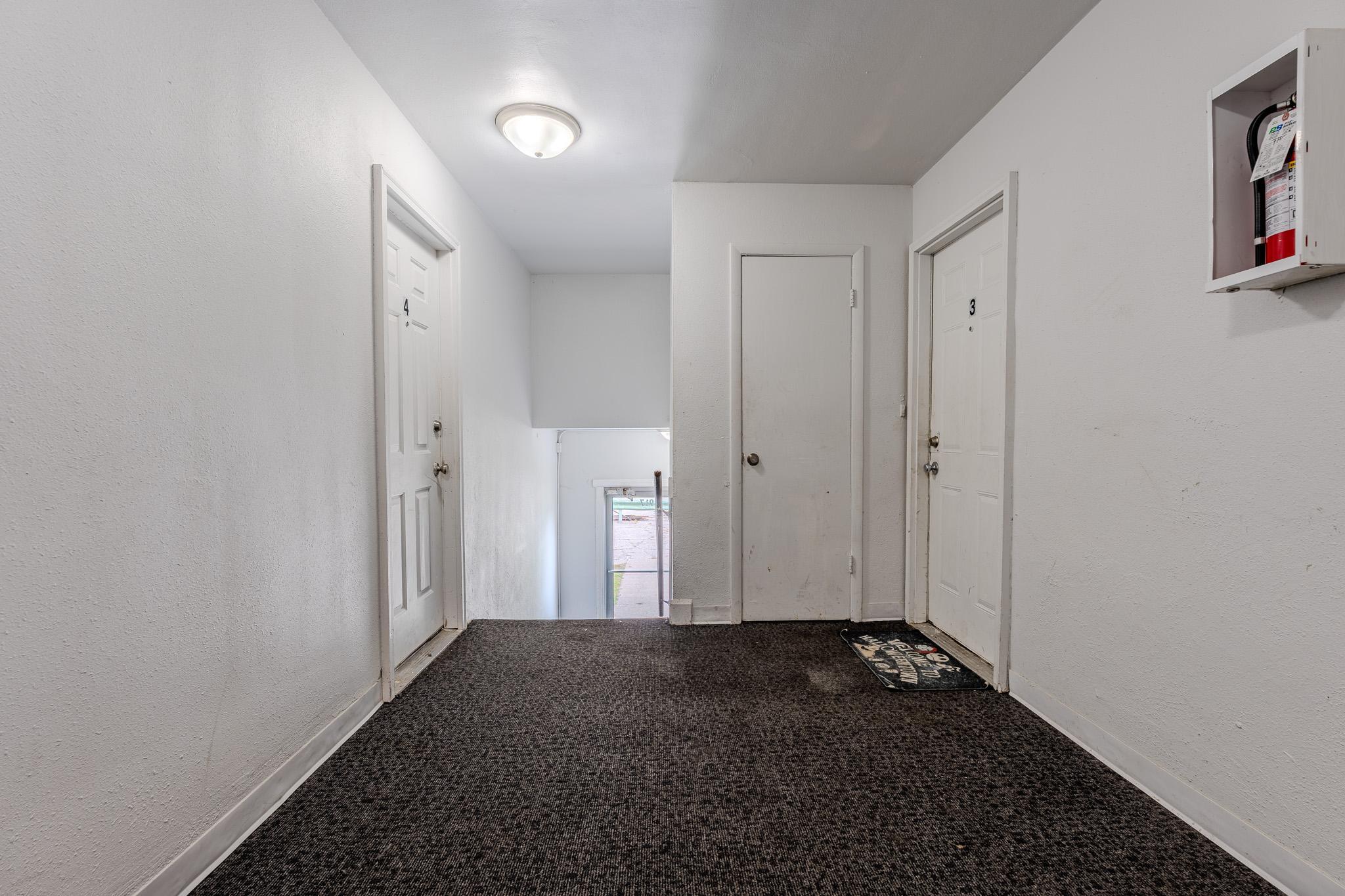 1963 home for sale at 917 19th Street S in Moorhead, MN — 12 bed, 4 bath (photo 7 of 35)