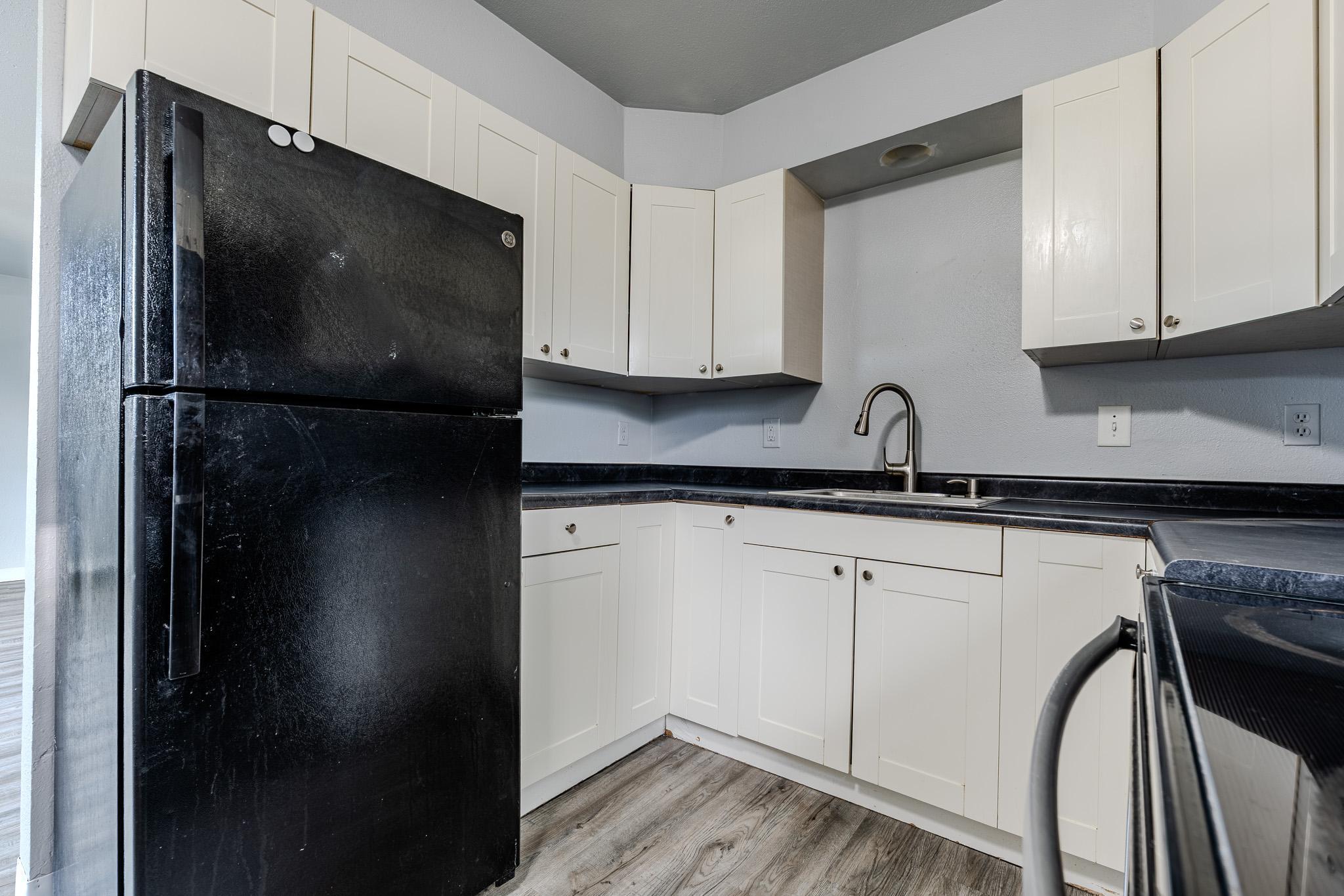 1963 home for sale at 917 19th Street S in Moorhead, MN — 12 bed, 4 bath (photo 9 of 35)