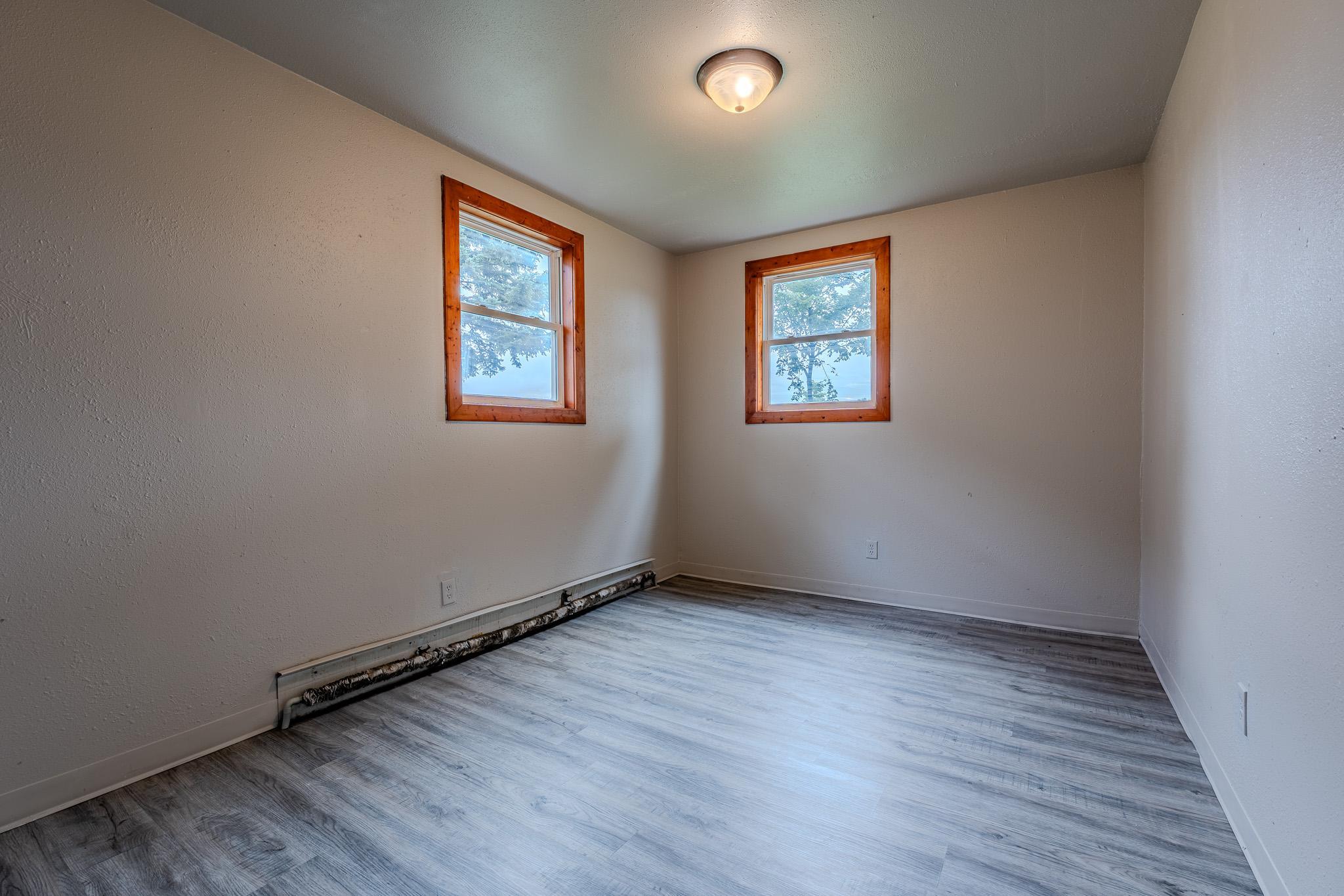 1963 home for sale at 921 19th Street S in Moorhead, MN — 12 bed, 4 bath (photo 12 of 32)