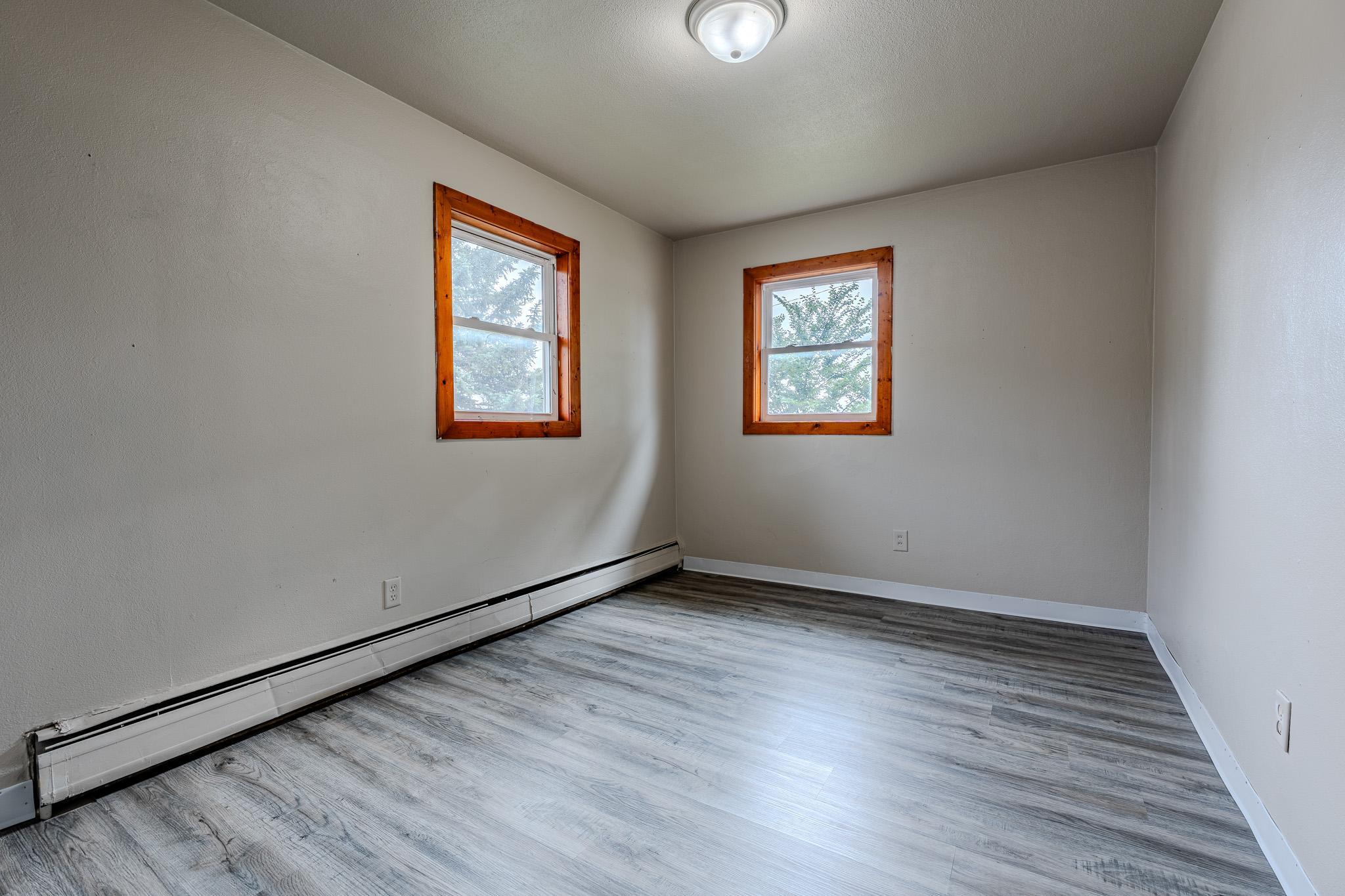 1963 home for sale at 921 19th Street S in Moorhead, MN — 12 bed, 4 bath (photo 13 of 32)