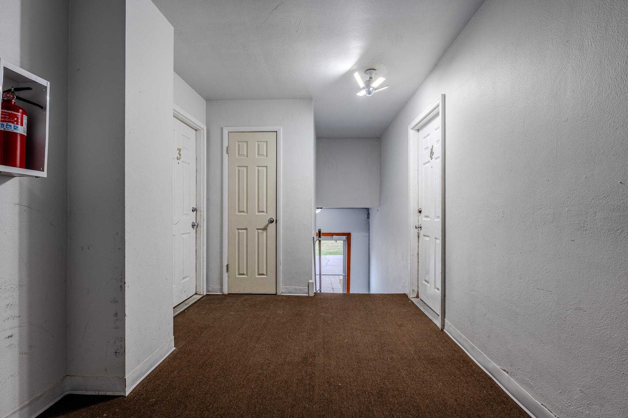 1963 home for sale at 921 19th Street S in Moorhead, MN — 12 bed, 4 bath (photo 7 of 32)