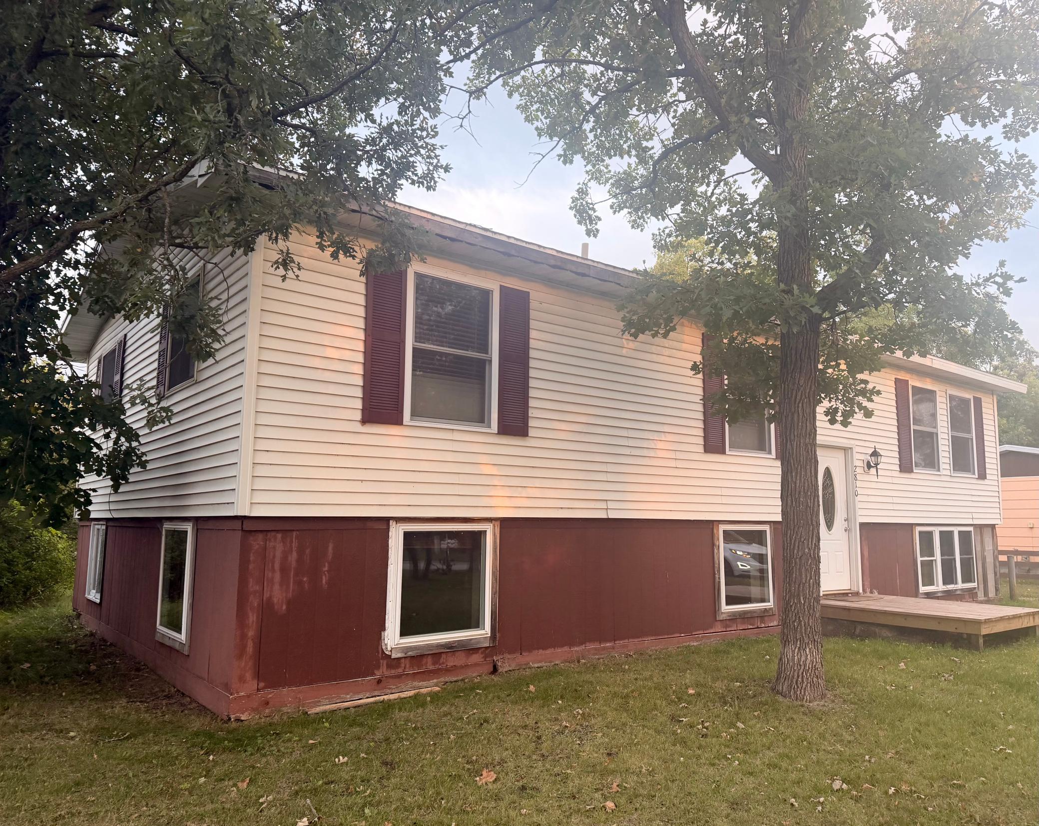1975 single family home for sale at 2810 Minnesota Avenue NW in Bemidji, MN — 4 bed, 2 bath