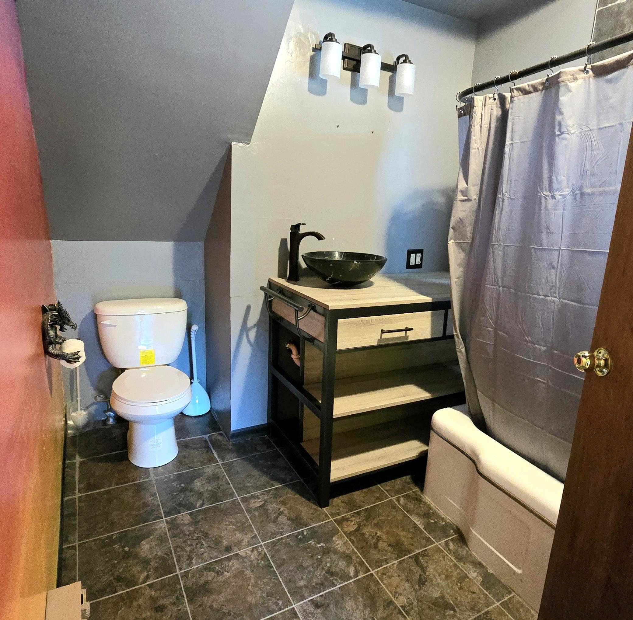 1910 single family home for sale at 125 4th Avenue SE in Clearbrook, MN — 4 bed, 2 bath (photo 13 of 32)