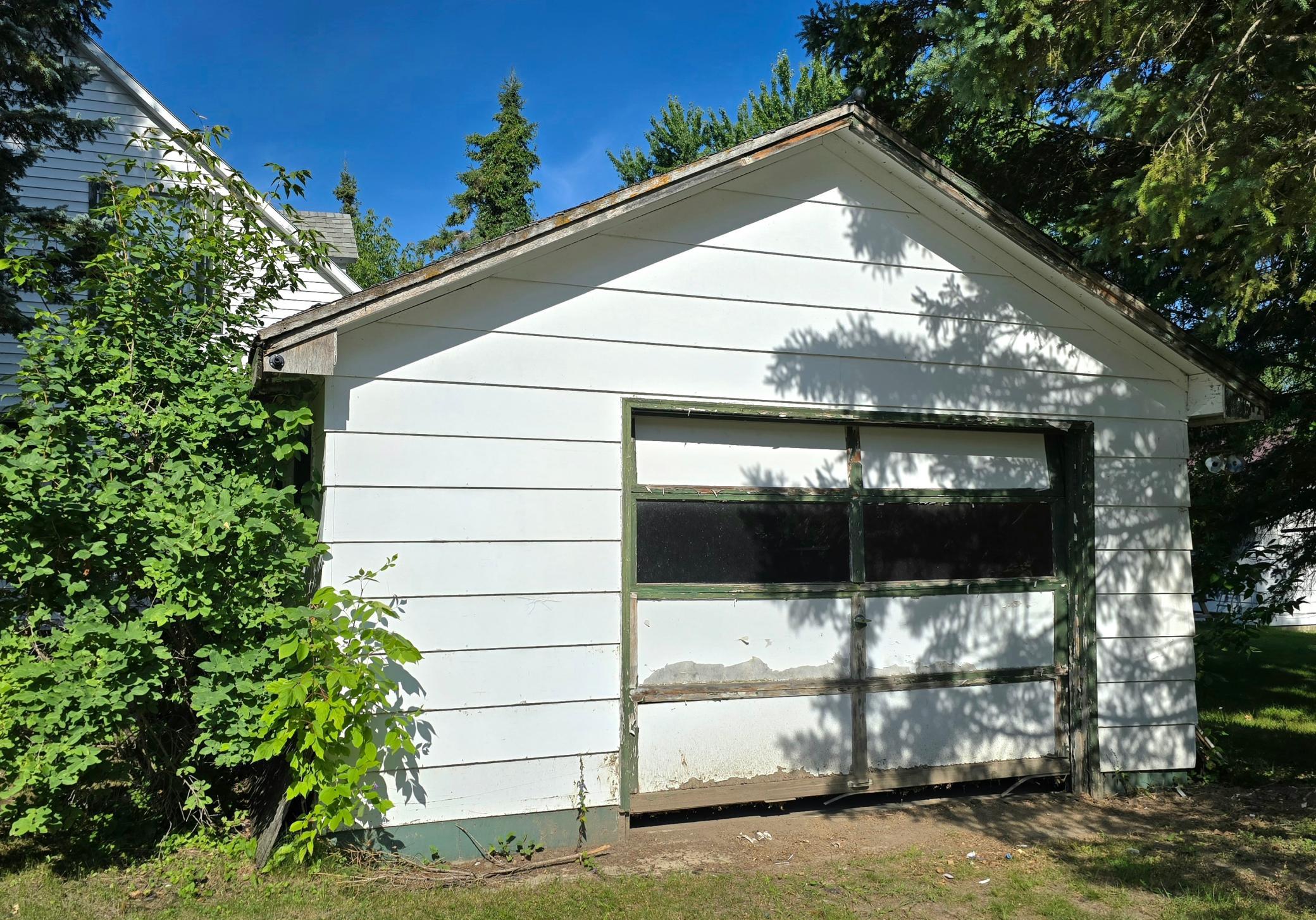 1910 single family home for sale at 125 4th Avenue SE in Clearbrook, MN — 4 bed, 2 bath (photo 32 of 32)