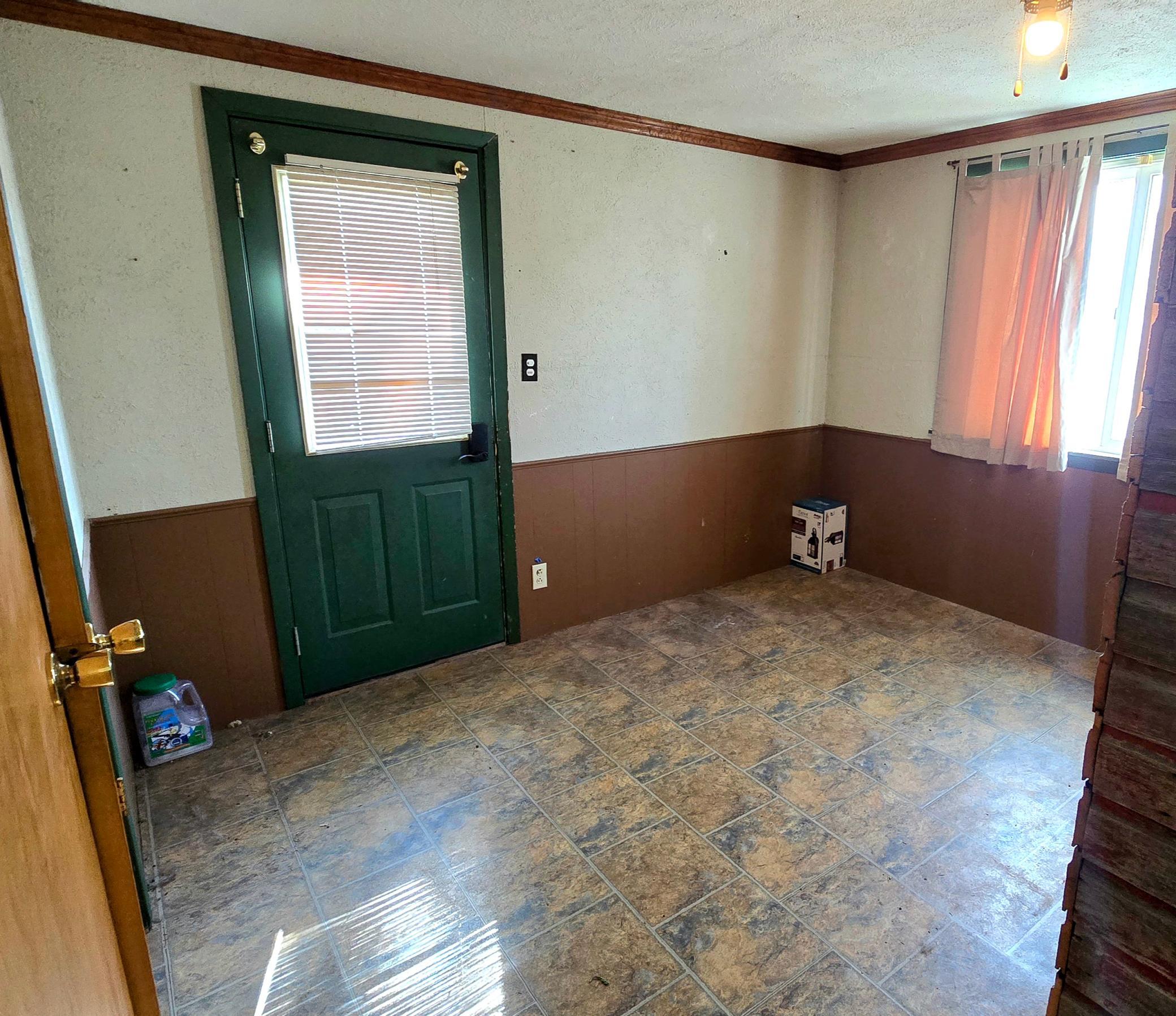 1910 single family home for sale at 125 4th Avenue SE in Clearbrook, MN — 4 bed, 2 bath (photo 5 of 32)