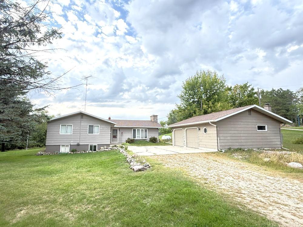 1979 single family home for sale at 29713 Candor Hall Road in Vergas, MN — 2 bed, 2 bath (photo 20 of 43)