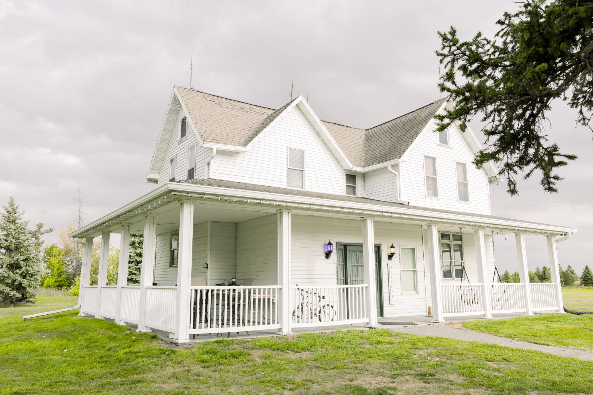 1900 single family home for sale at 15956 52nd Street SE in Kindred, ND — 4 bed, 2 bath