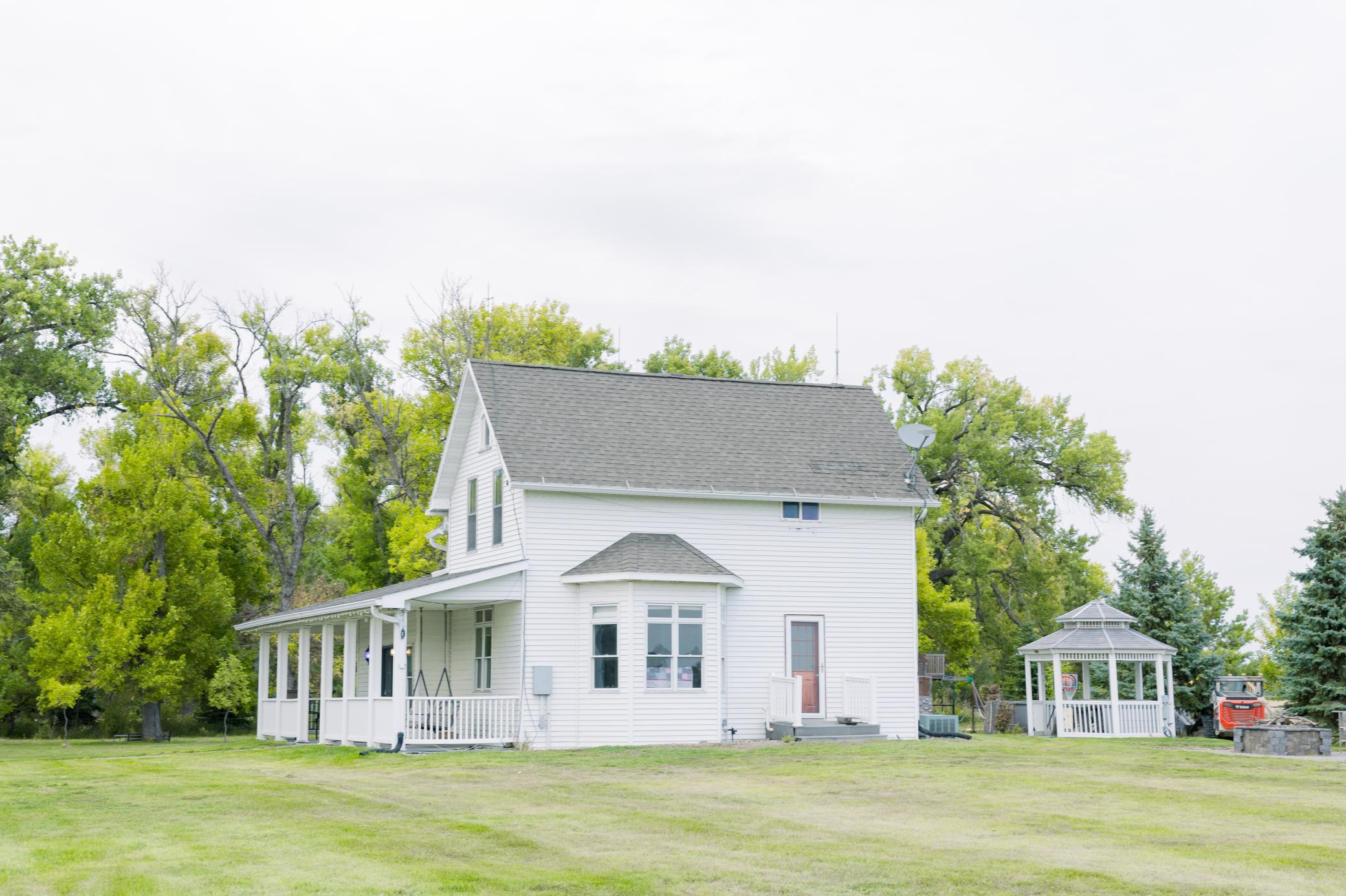 1900 single family home for sale at 15956 52nd Street SE in Kindred, ND — 4 bed, 2 bath (photo 35 of 42)
