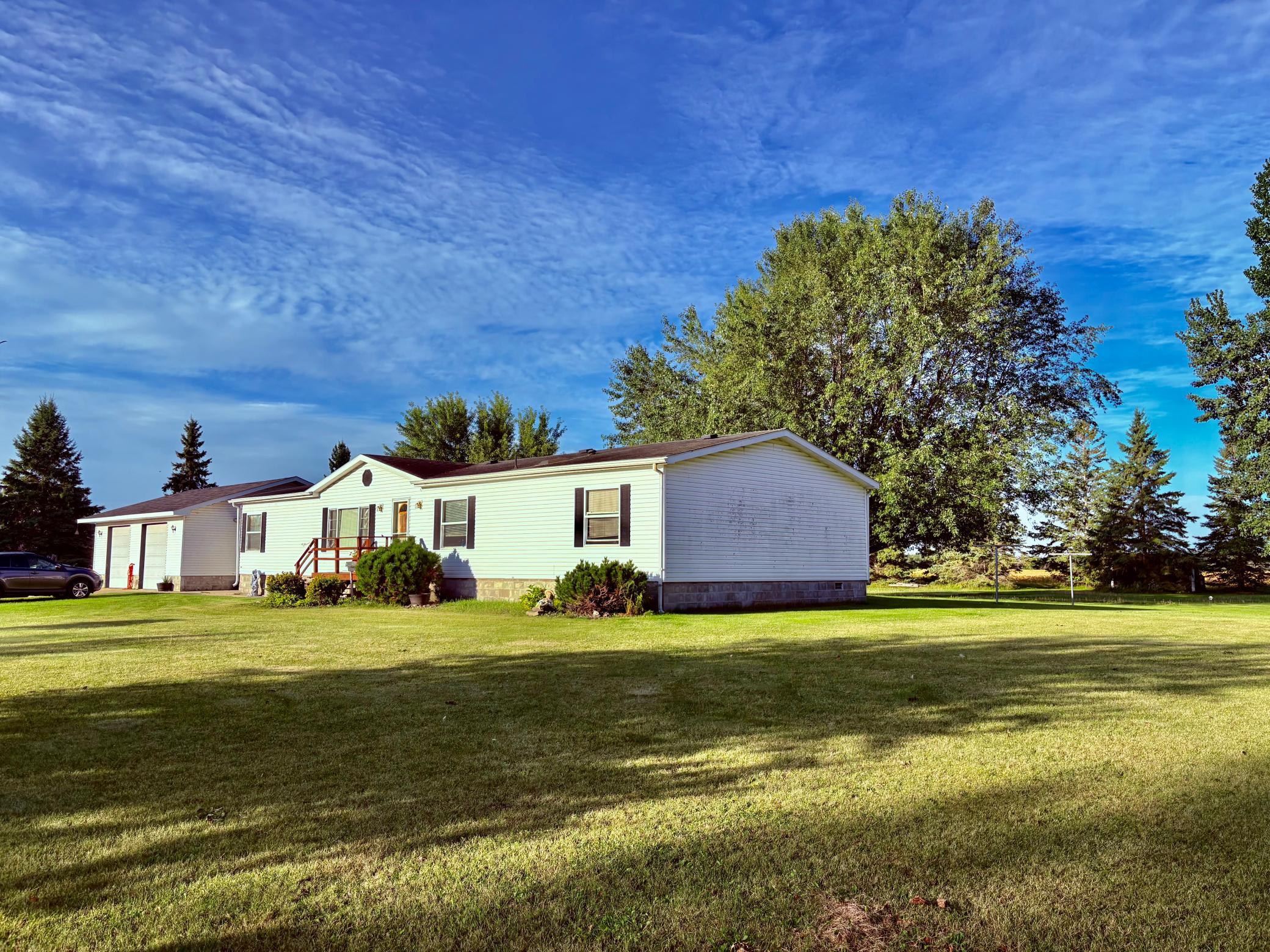 1998 single family home for sale at 2891 State Highway 172 NW in Baudette, MN — 4 bed, 2 bath (photo 2 of 36)