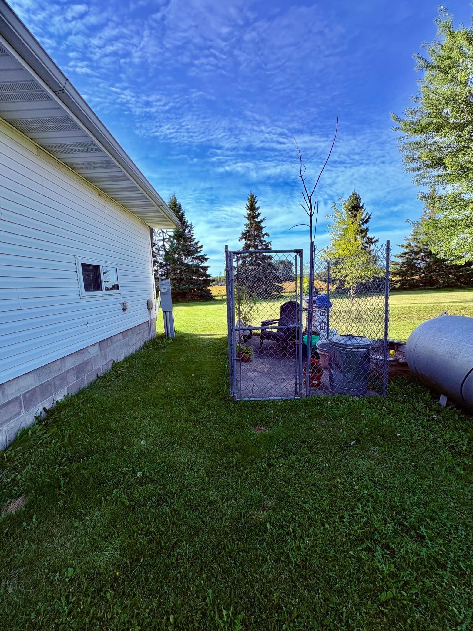 1998 single family home for sale at 2891 State Highway 172 NW in Baudette, MN — 4 bed, 2 bath (photo 16 of 36)