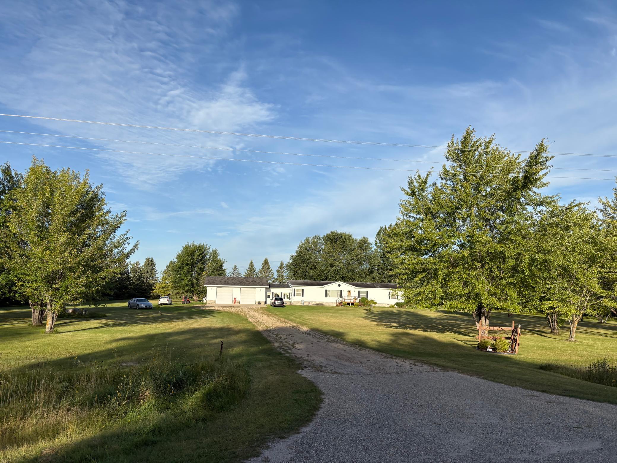 1998 single family home for sale at 2891 State Highway 172 NW in Baudette, MN — 4 bed, 2 bath (photo 3 of 36)