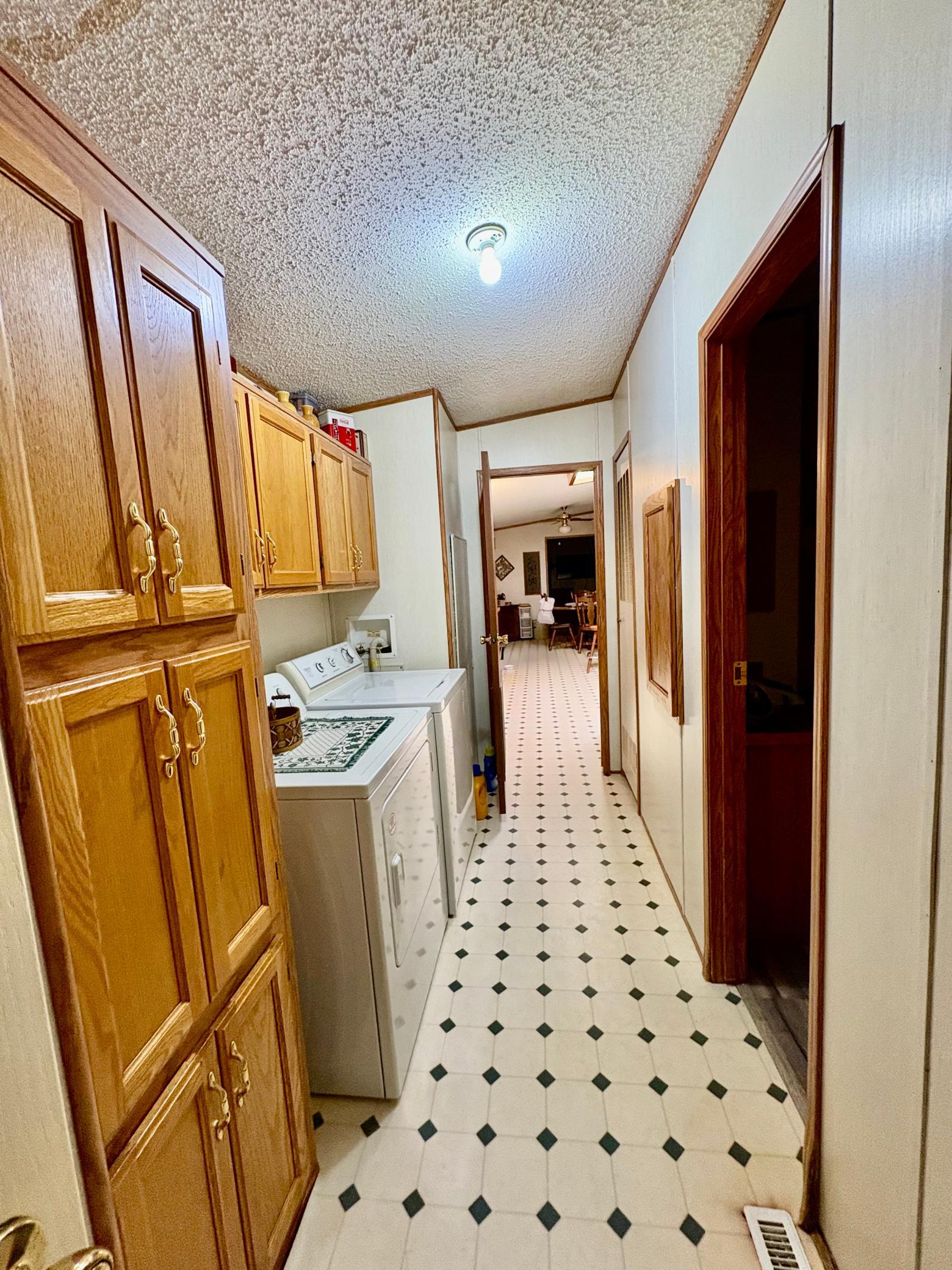 1998 single family home for sale at 2891 State Highway 172 NW in Baudette, MN — 4 bed, 2 bath (photo 22 of 36)