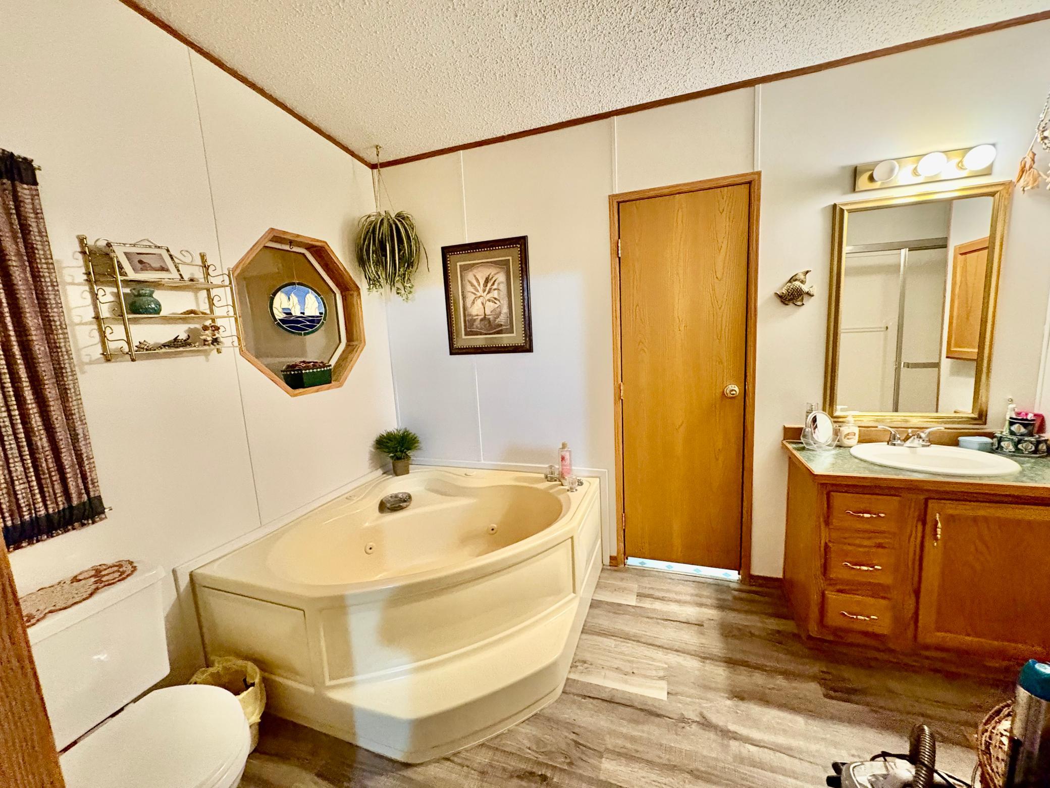 1998 single family home for sale at 2891 State Highway 172 NW in Baudette, MN — 4 bed, 2 bath (photo 24 of 36)