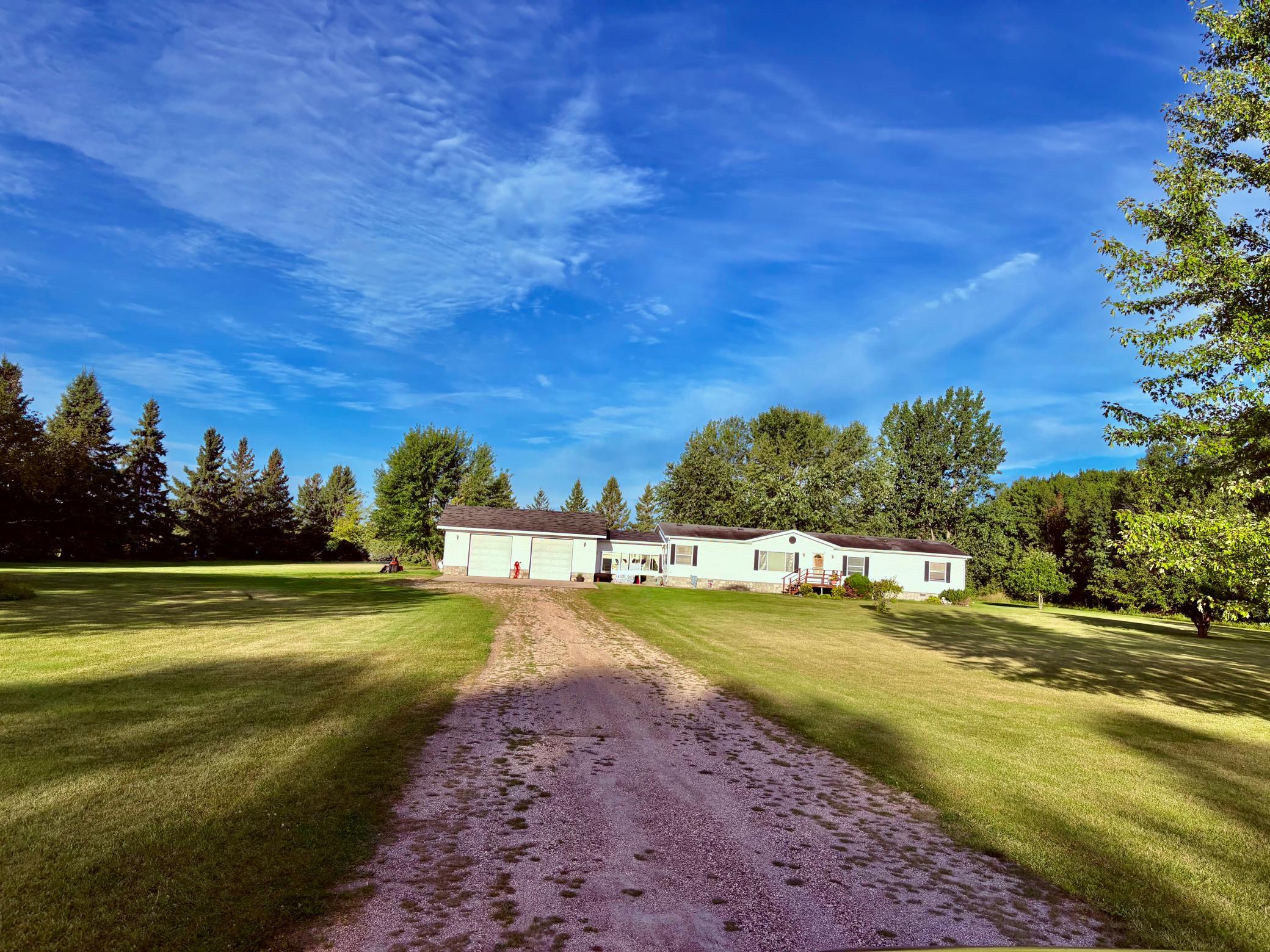 1998 single family home for sale at 2891 State Highway 172 NW in Baudette, MN — 4 bed, 2 bath (photo 4 of 36)