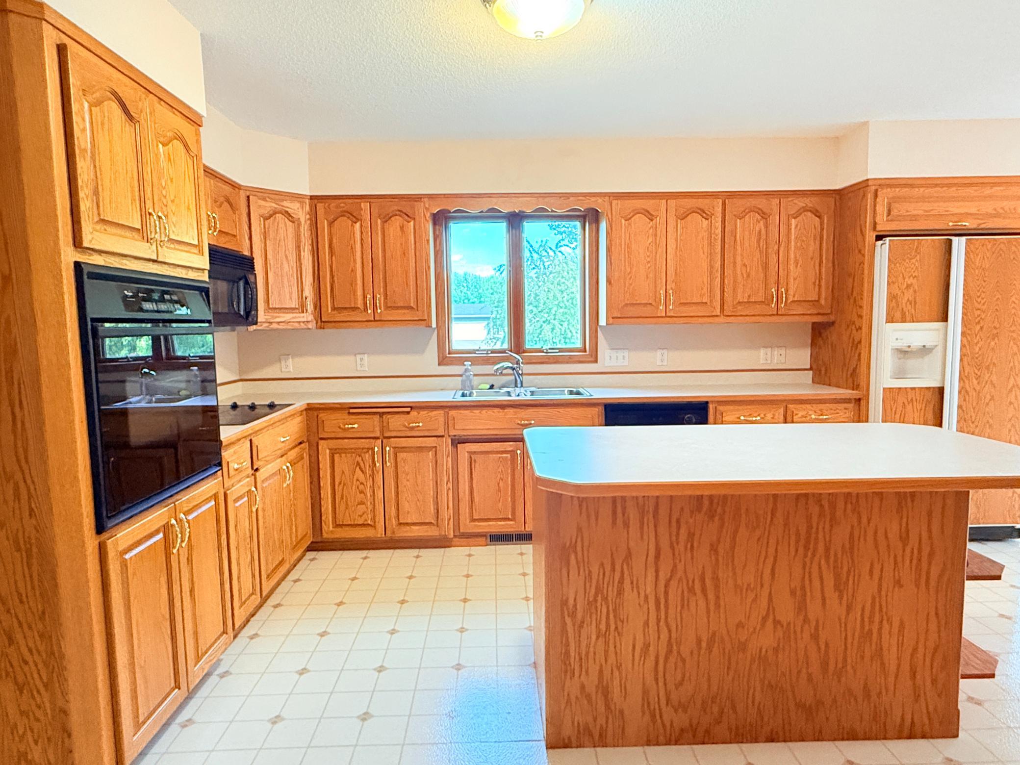 1999 single family home for sale at 606 4th Street W in Ada, MN — 4 bed, 2 bath (photo 21 of 49)
