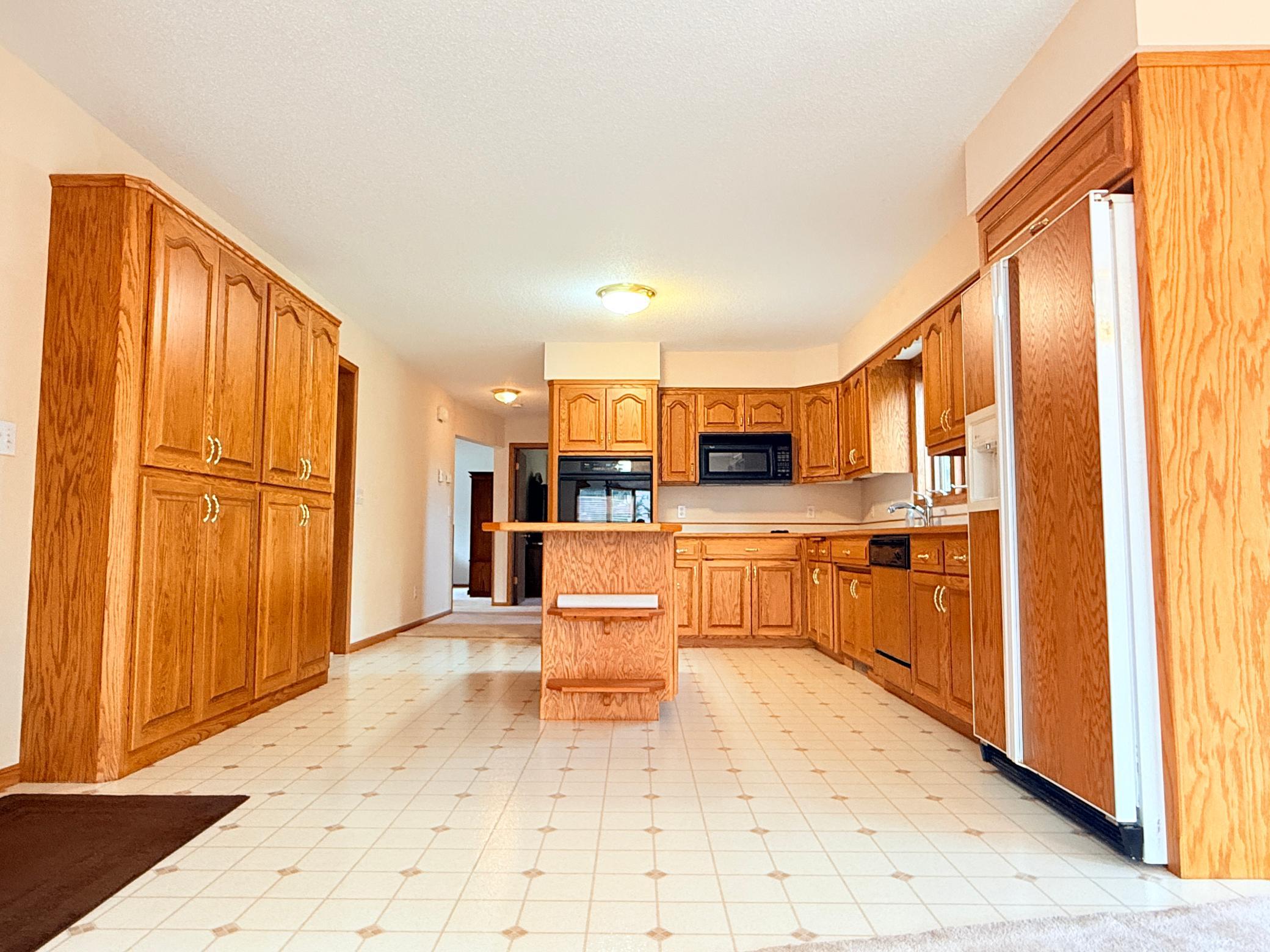1999 single family home for sale at 606 4th Street W in Ada, MN — 4 bed, 2 bath (photo 24 of 49)