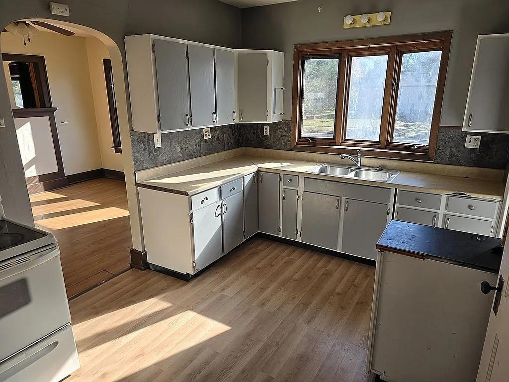 1922 single family home for sale at 227 3rd Street SW in Staples, MN — 3 bed, 2 bath (photo 10 of 16)